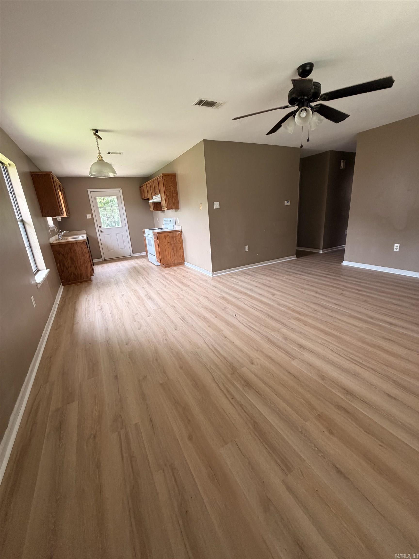 2575 Winchester Drive Property Photo 7