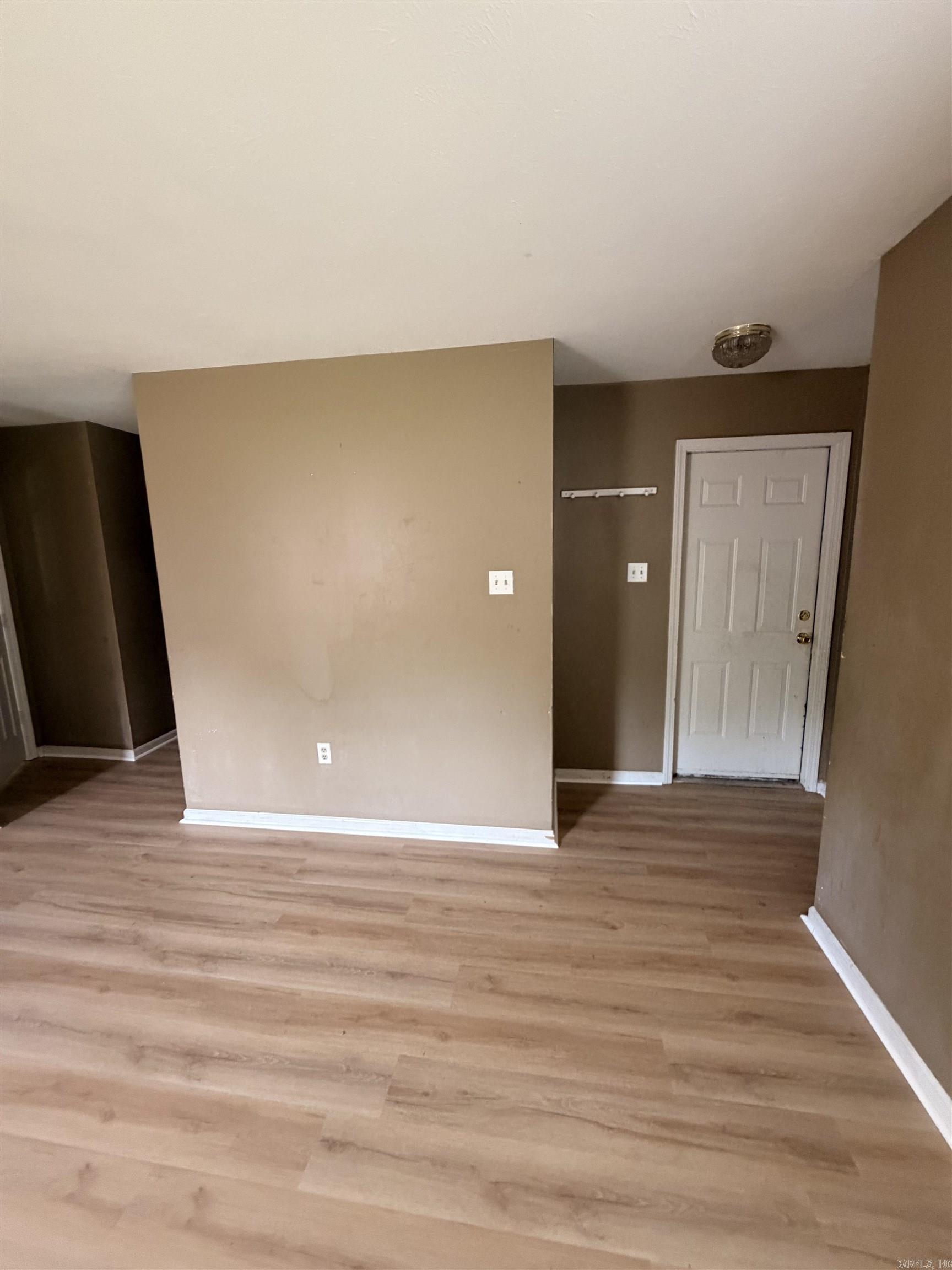 2575 Winchester Drive Property Photo 8