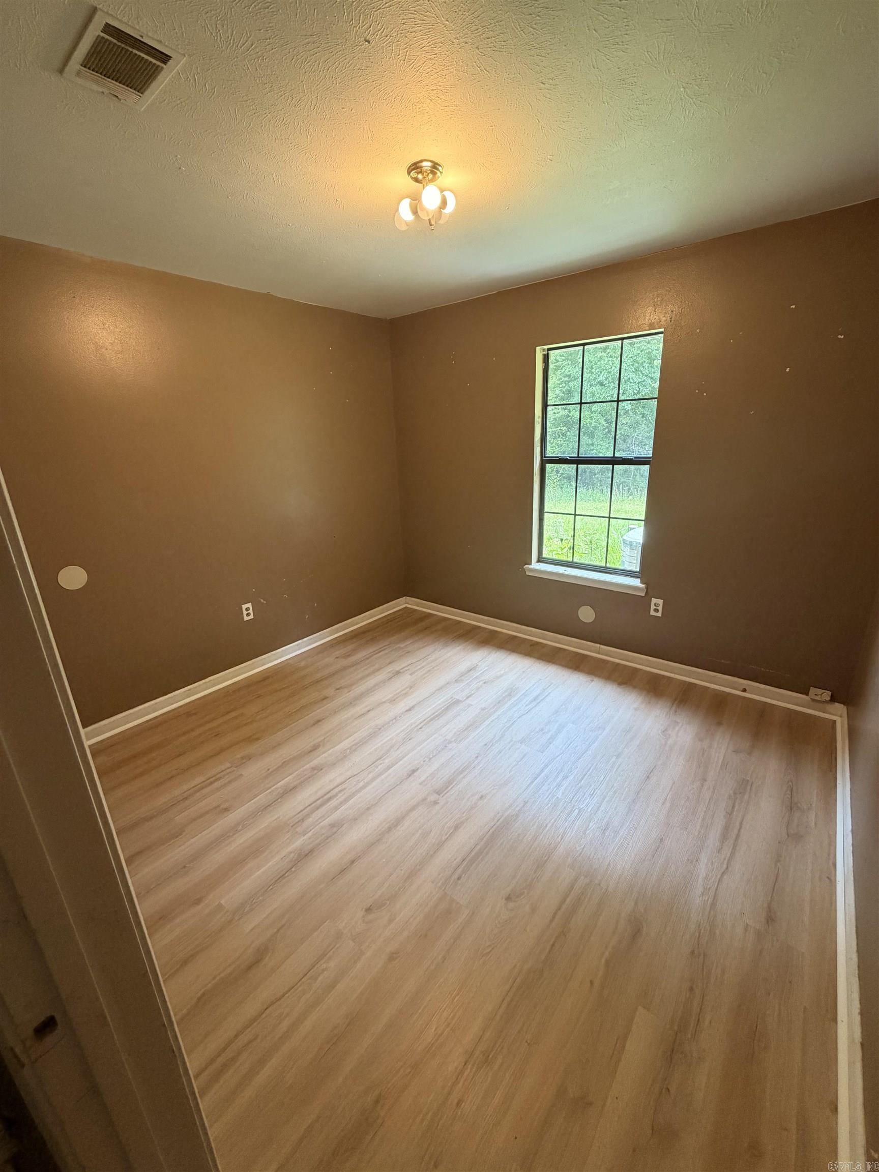 2575 Winchester Drive Property Photo 10