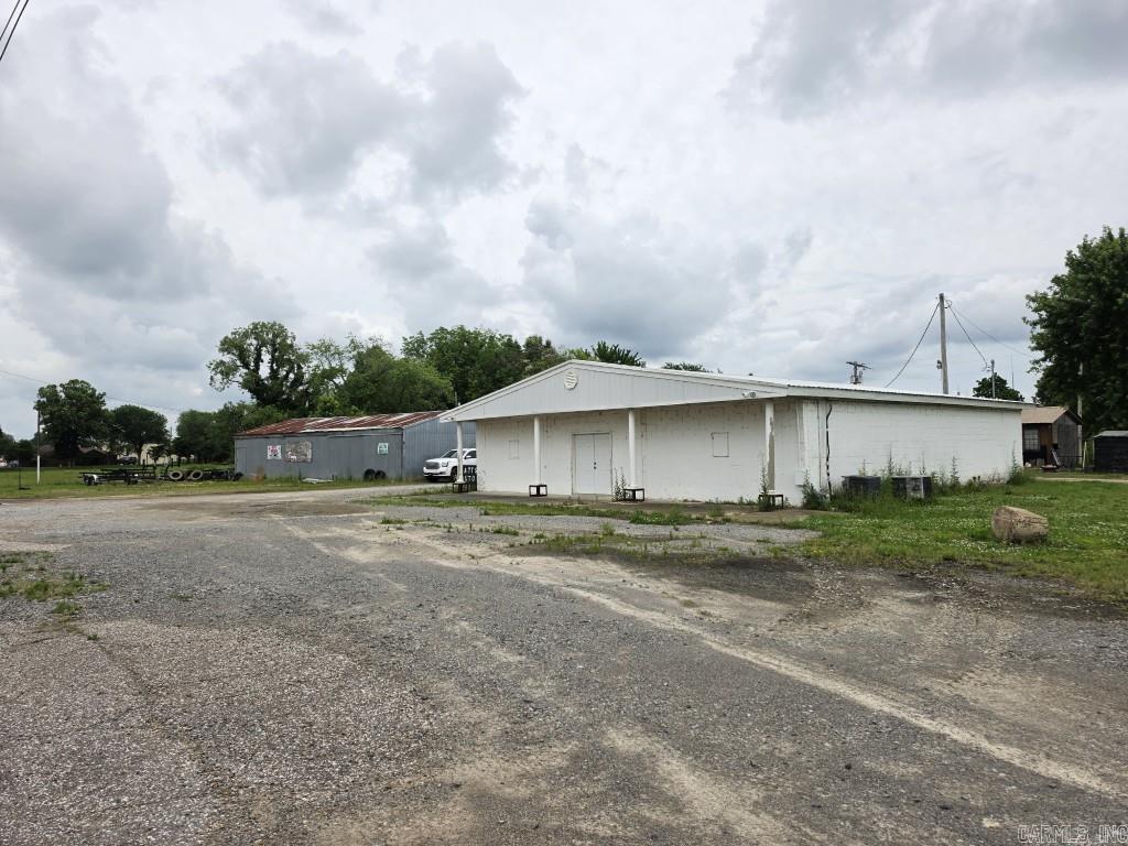 1426 & 1430 Falls Blvd Property Photo 1