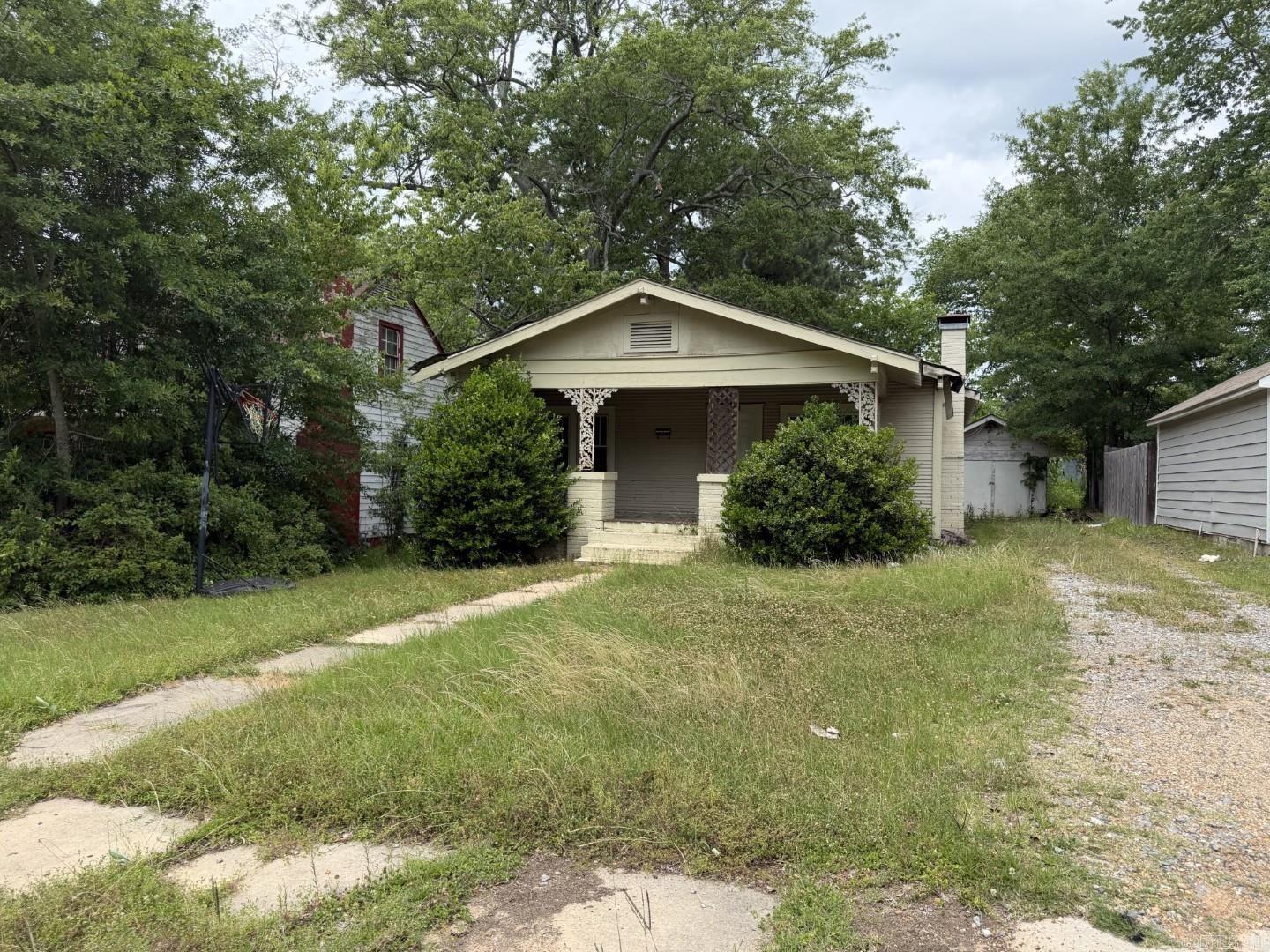 18 Properties Property Photo 11