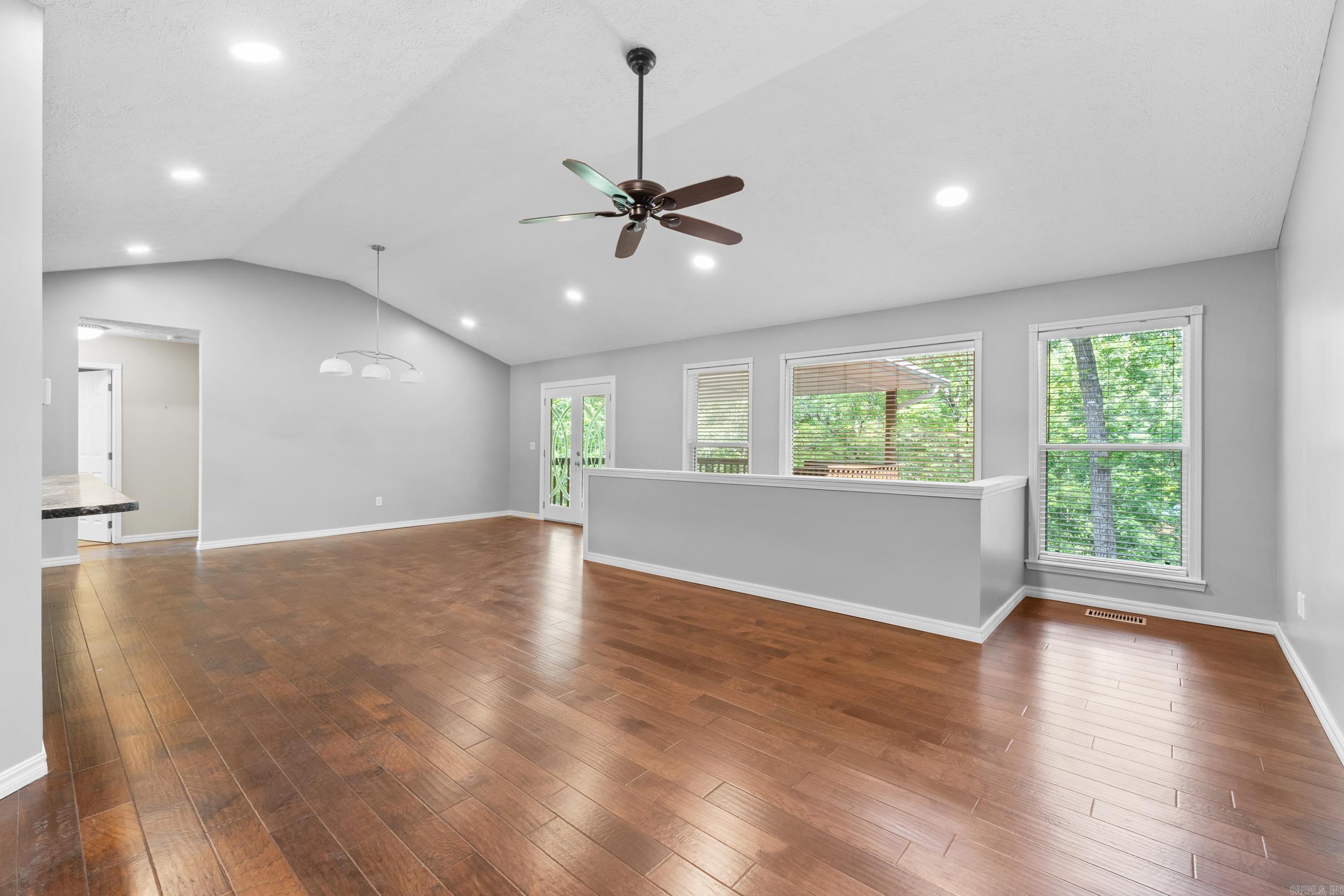 96 Woodcreek Court Property Photo 6