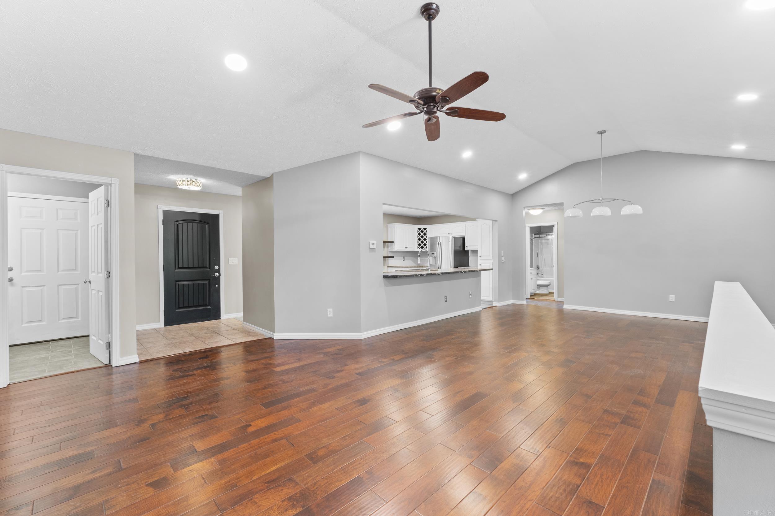 96 Woodcreek Court Property Photo 7