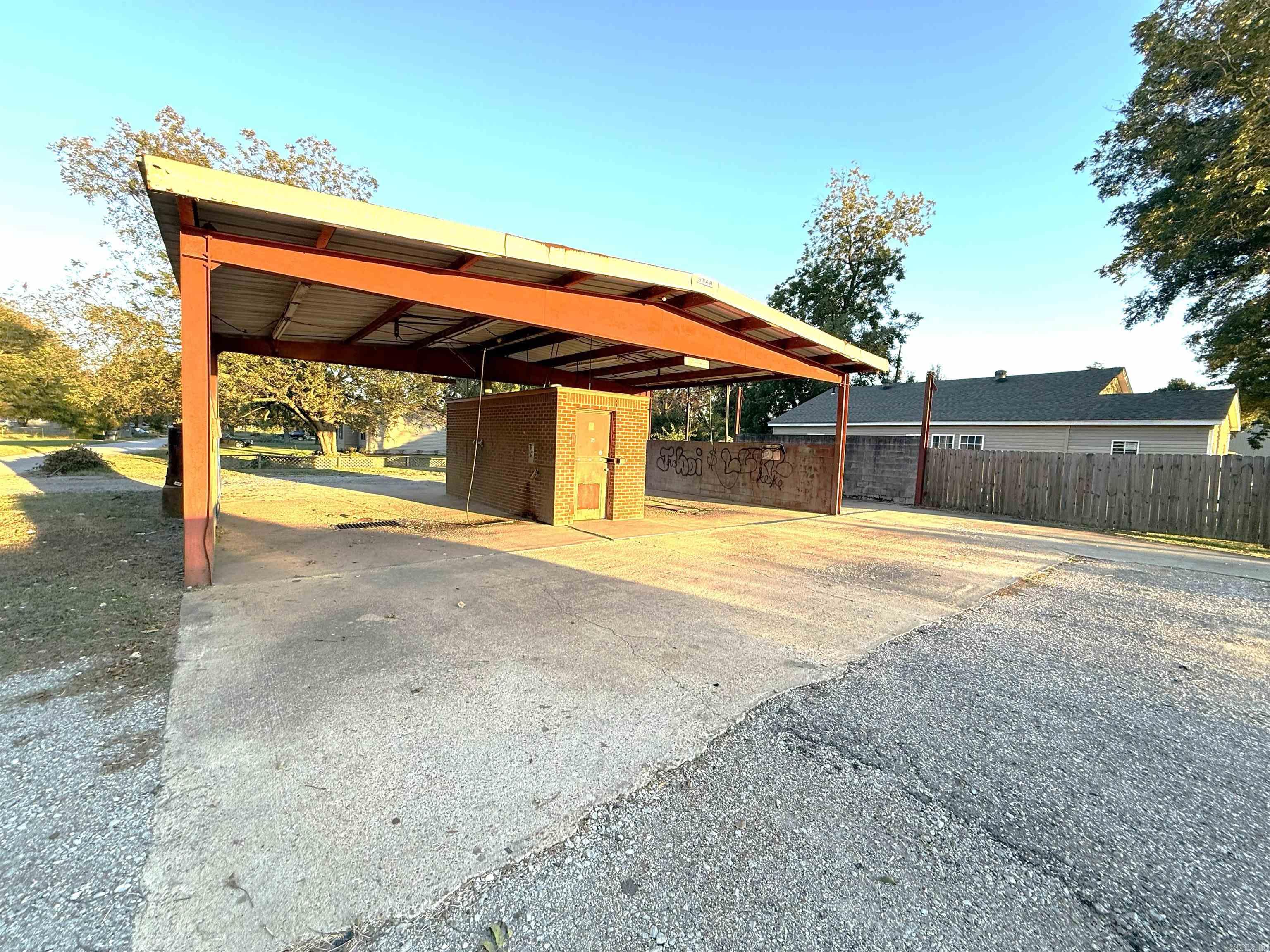 853 Bailey Property Photo 3