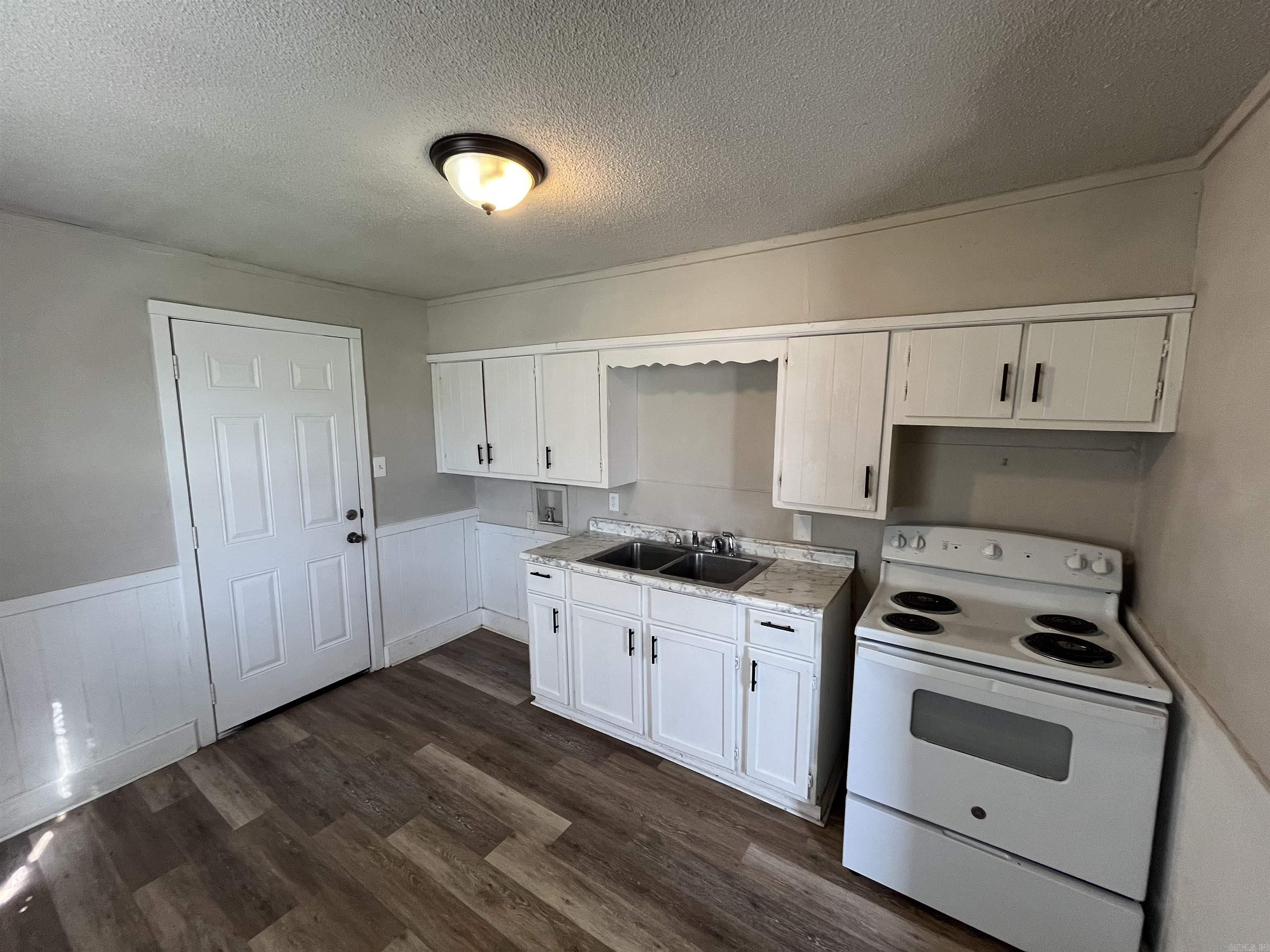138 Central Avenue Property Photo 8
