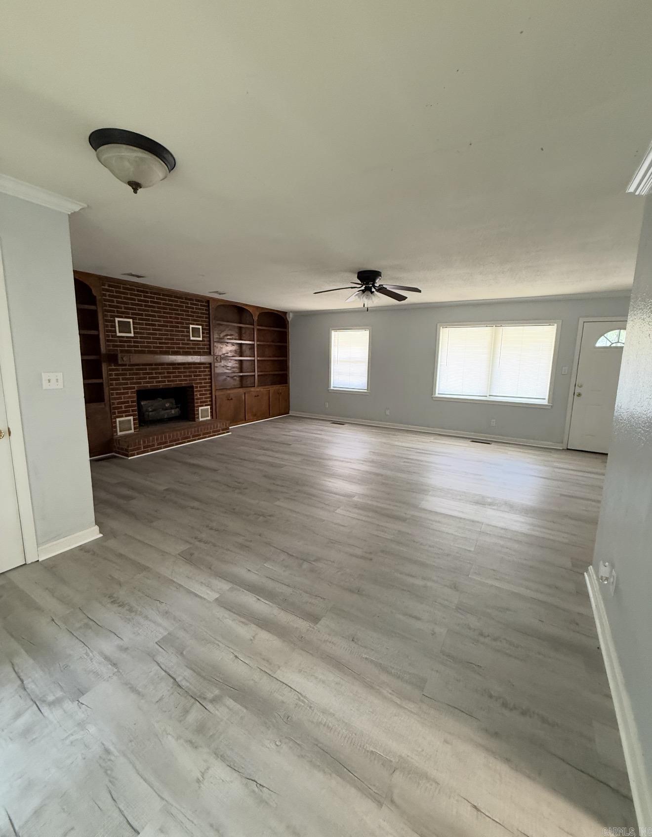 701 Whiteoak Property Photo 6