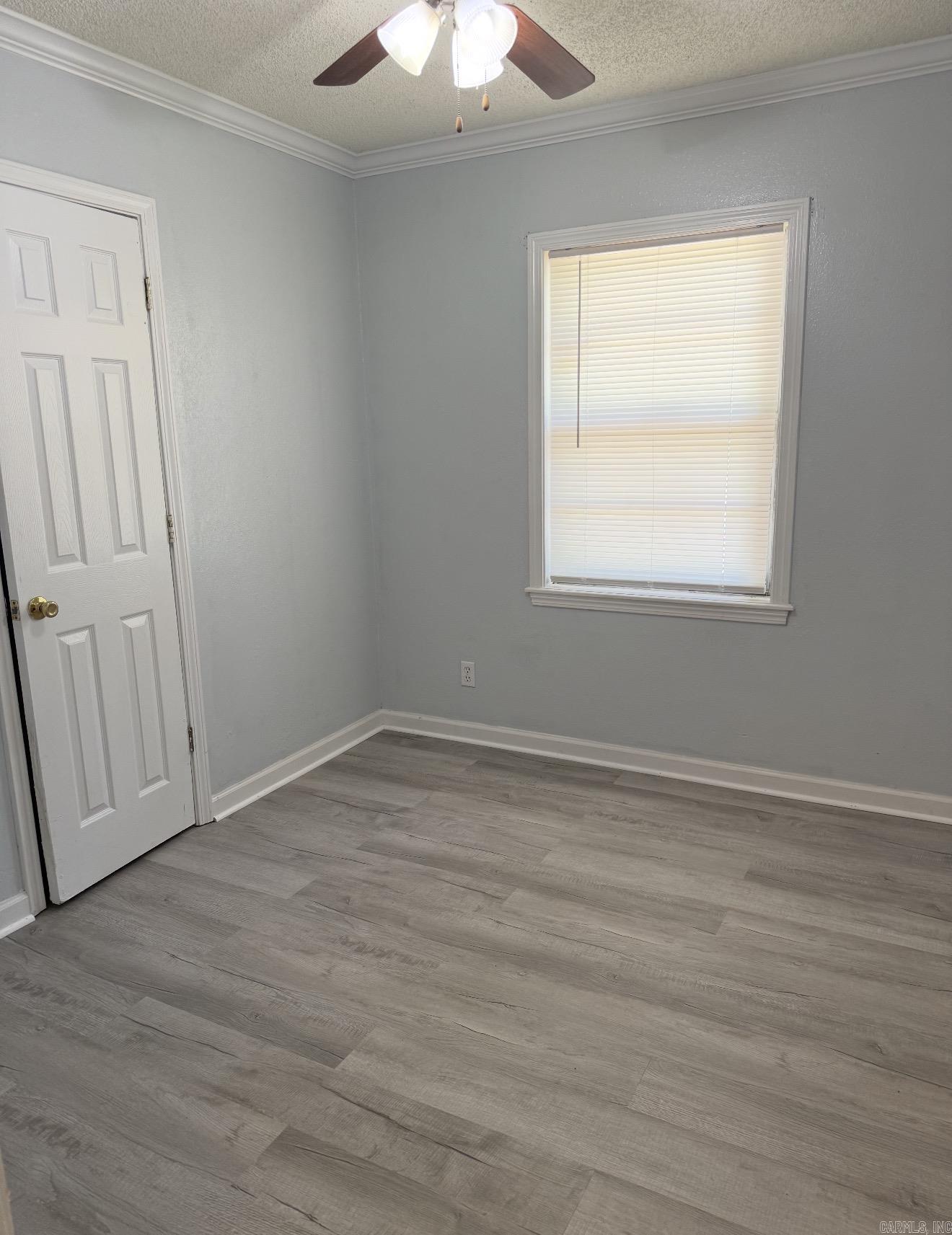 701 Whiteoak Property Photo 10