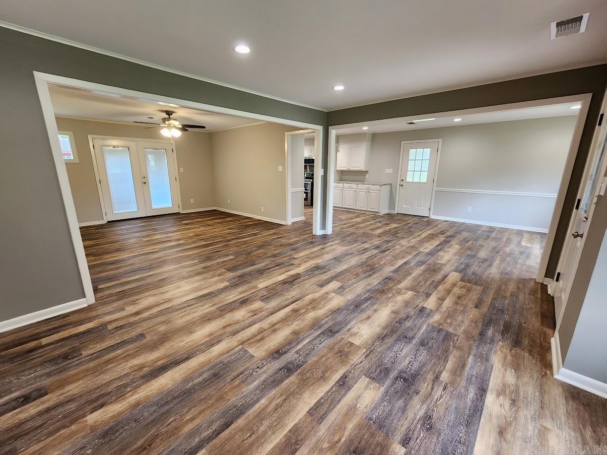 600 S Pine Property Photo 8