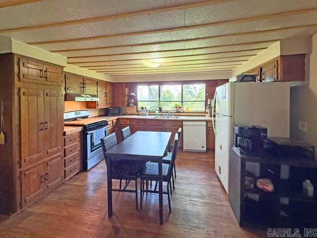 250 Bluebird Avenue Property Photo 8