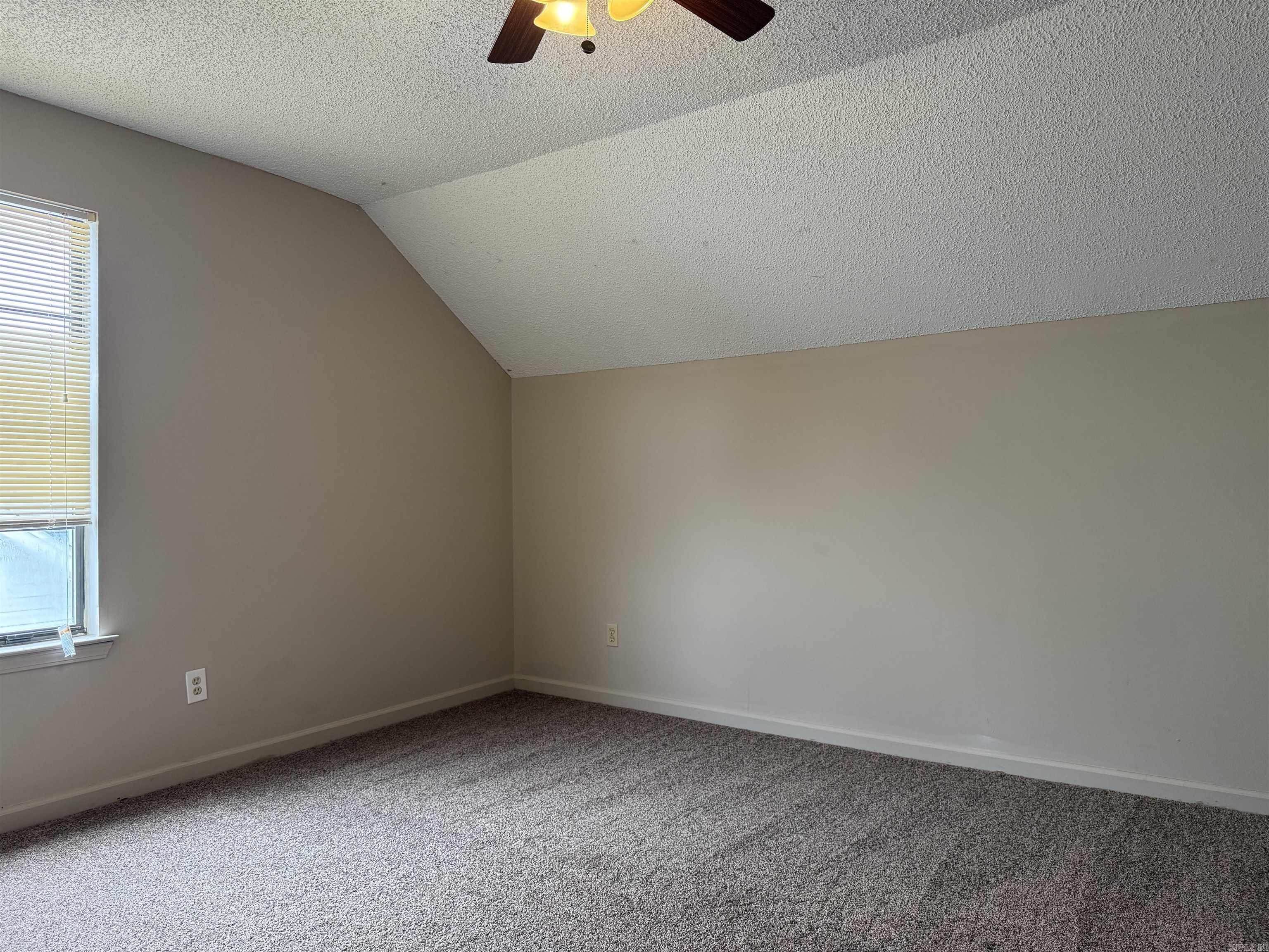 22 Edgehill Cove Property Photo 21