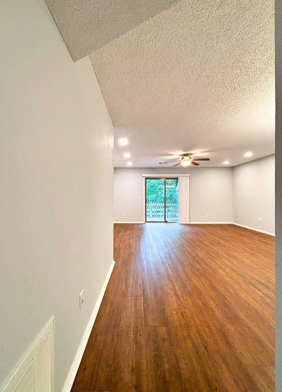 28 Spring River Lane Property Photo 13