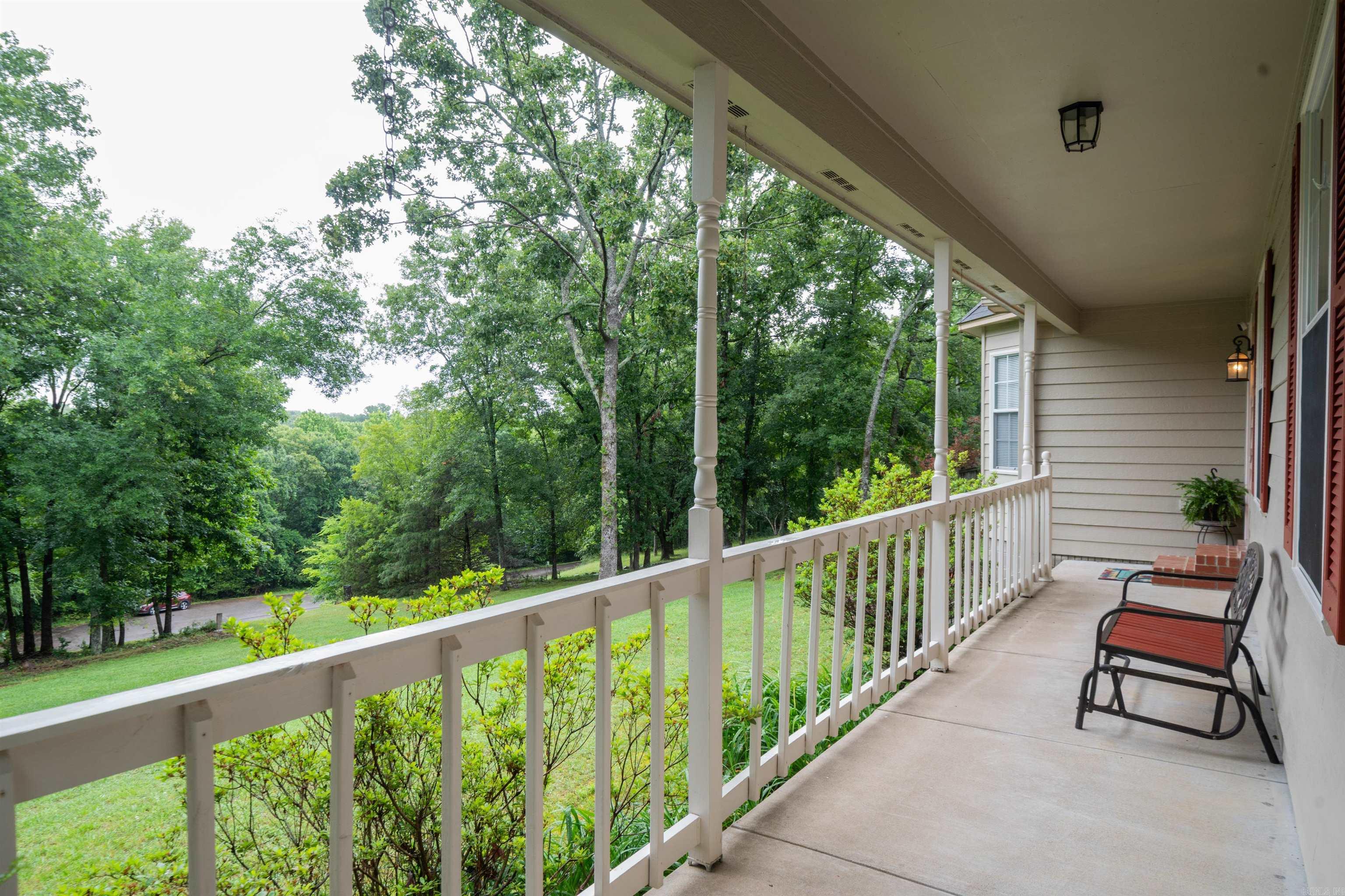 33 Thompson Drive Property Photo 5