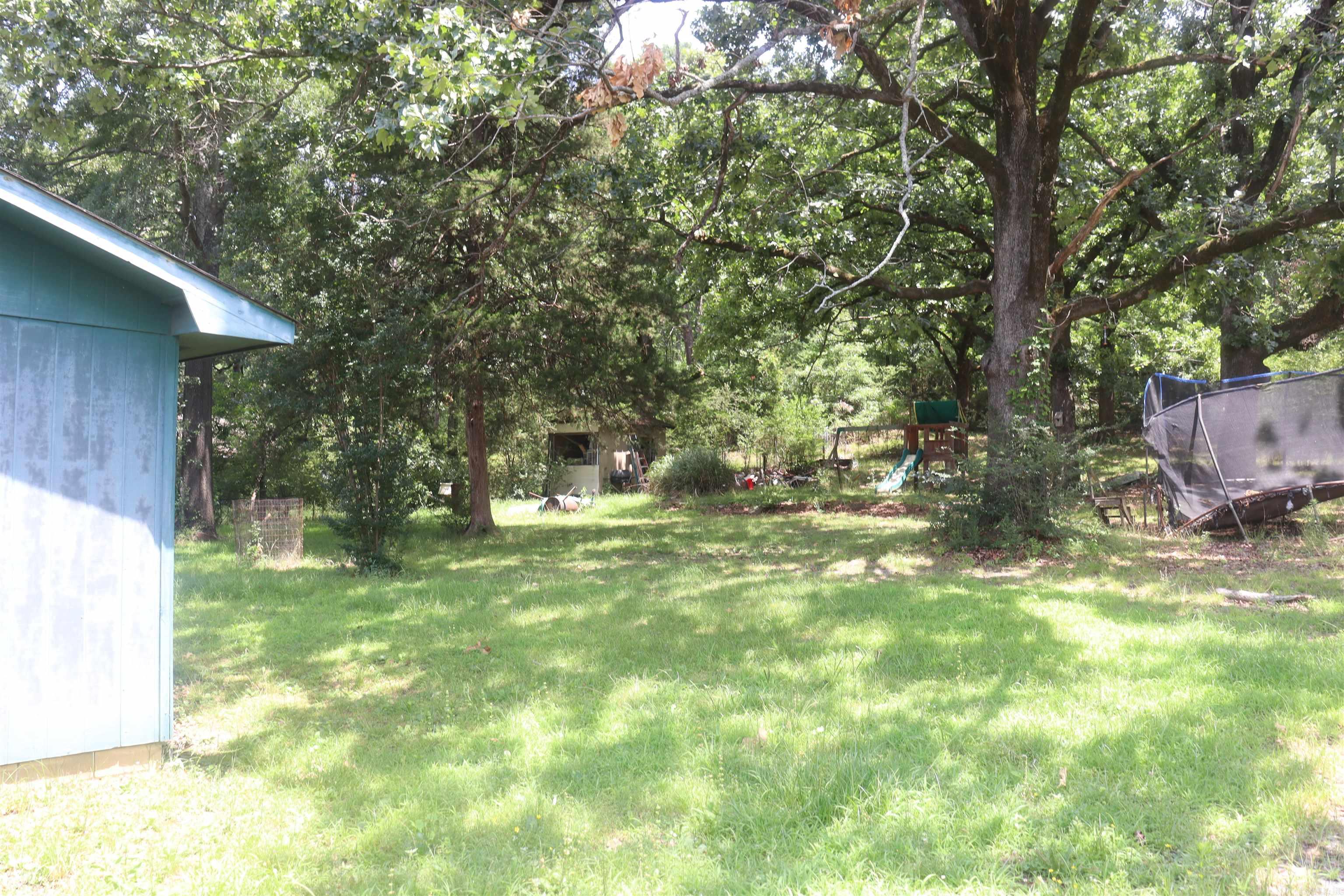 8916 Macarthur Drive Property Photo 3