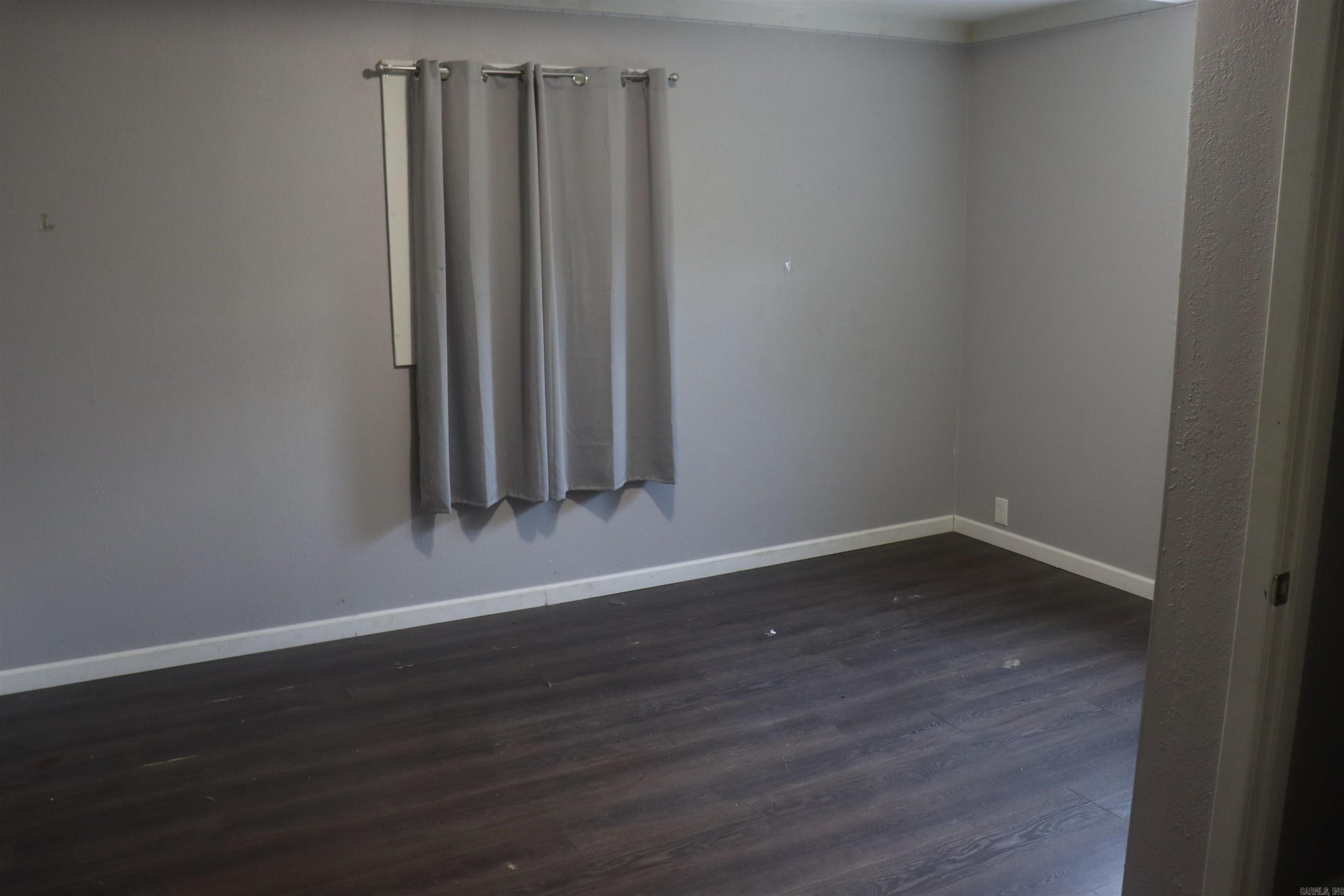 8916 Macarthur Drive Property Photo 5