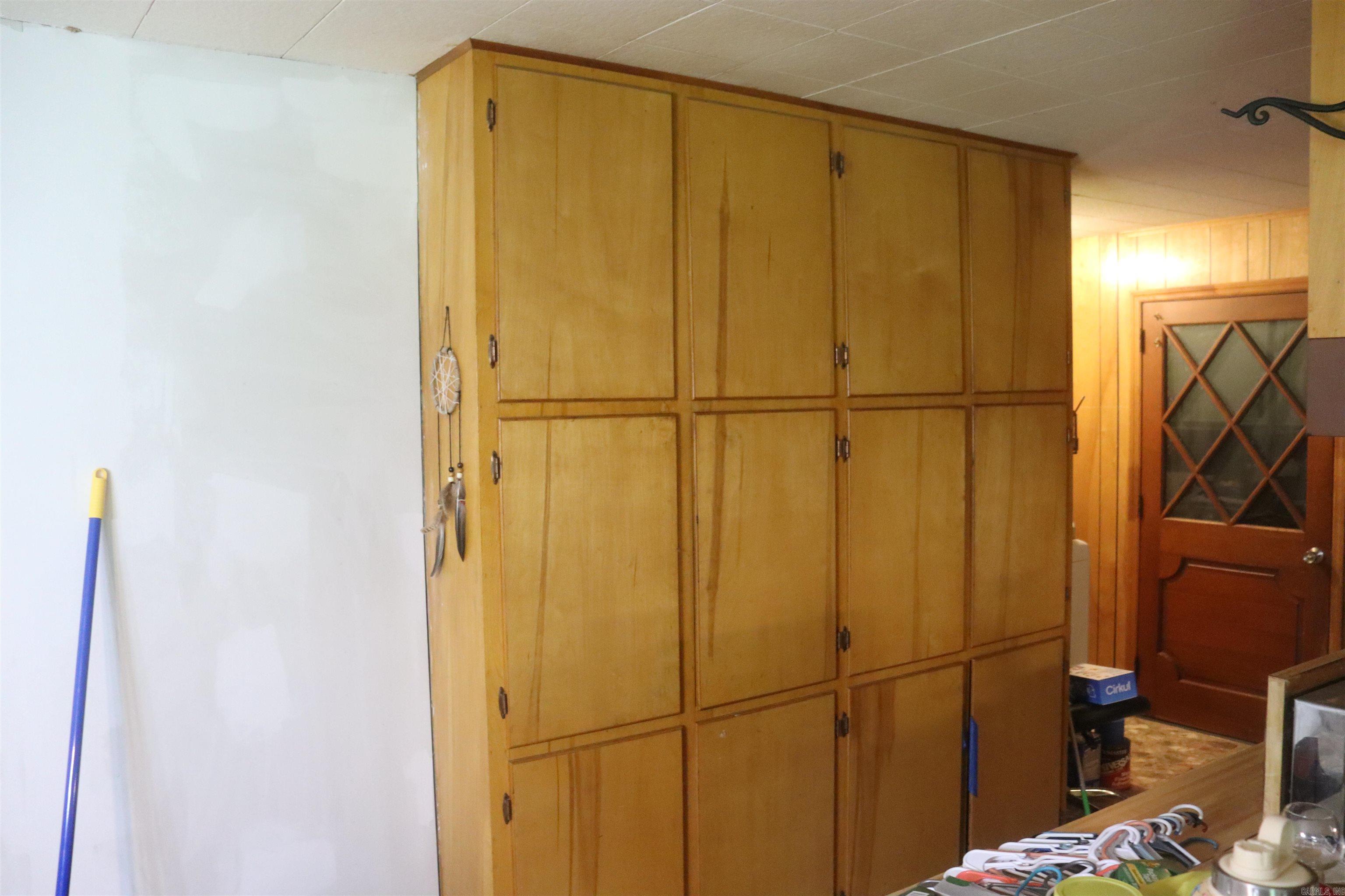 8916 Macarthur Drive Property Photo 8