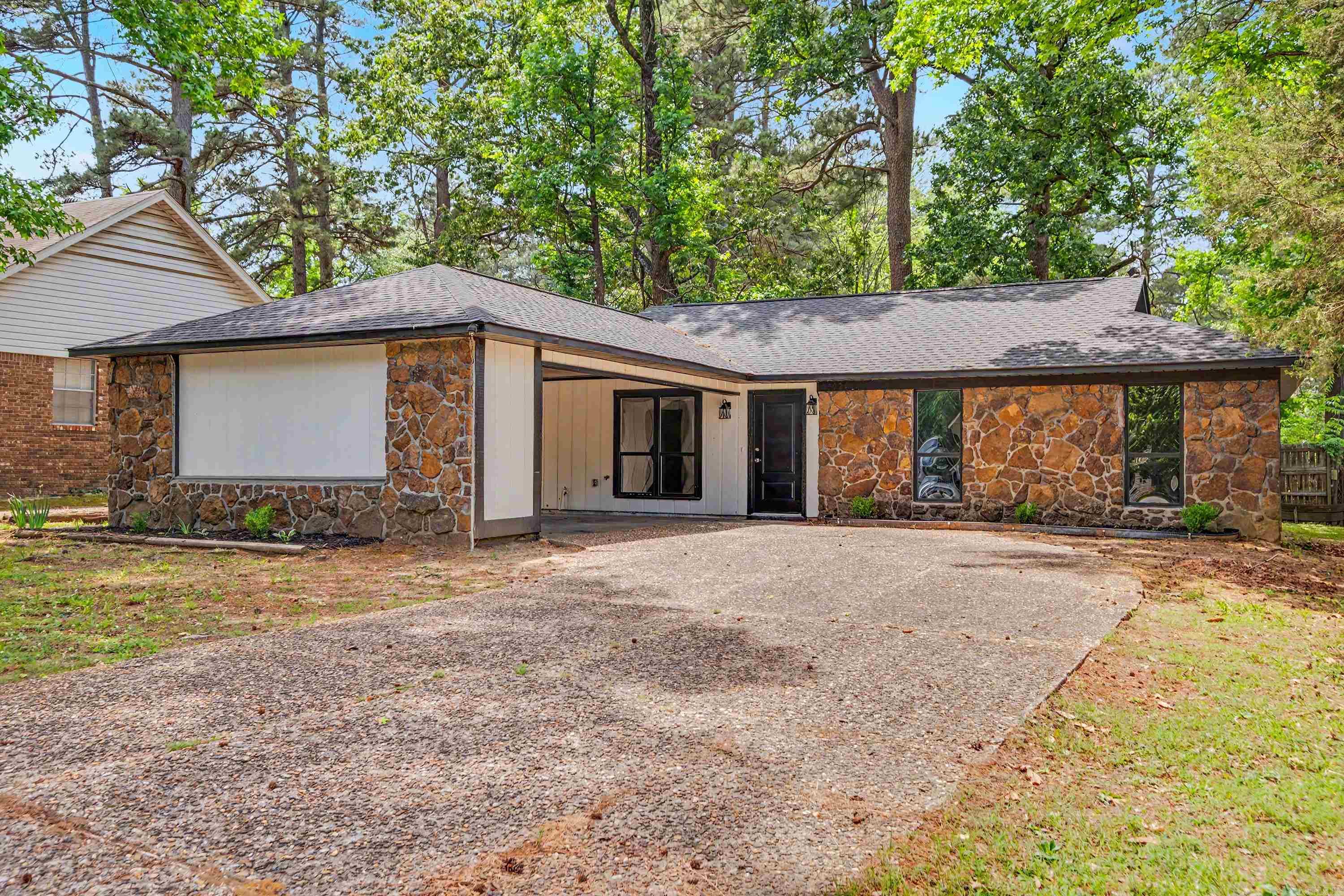 10024 Whispering Pine Property Photo 1