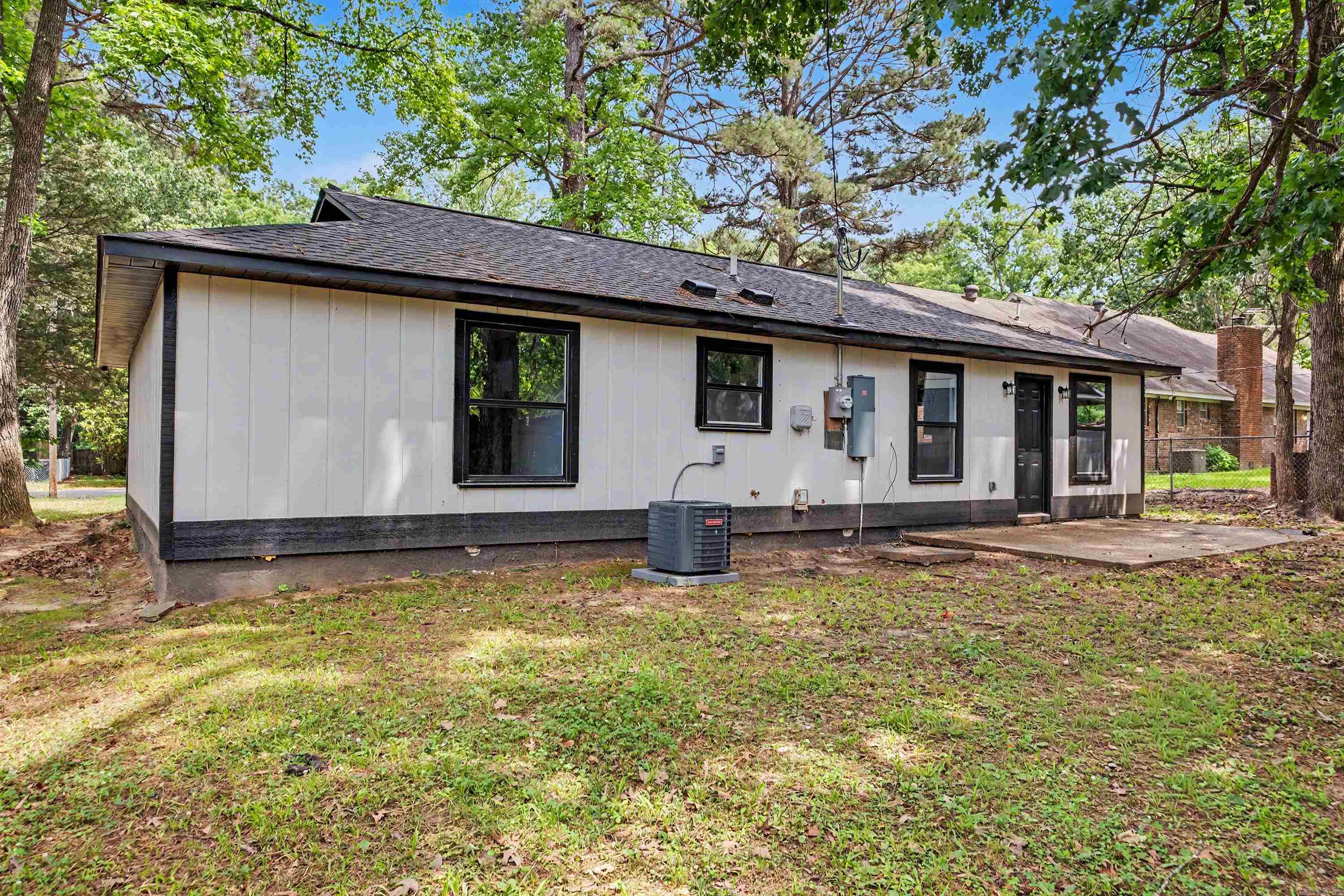 10024 Whispering Pine Property Photo 4