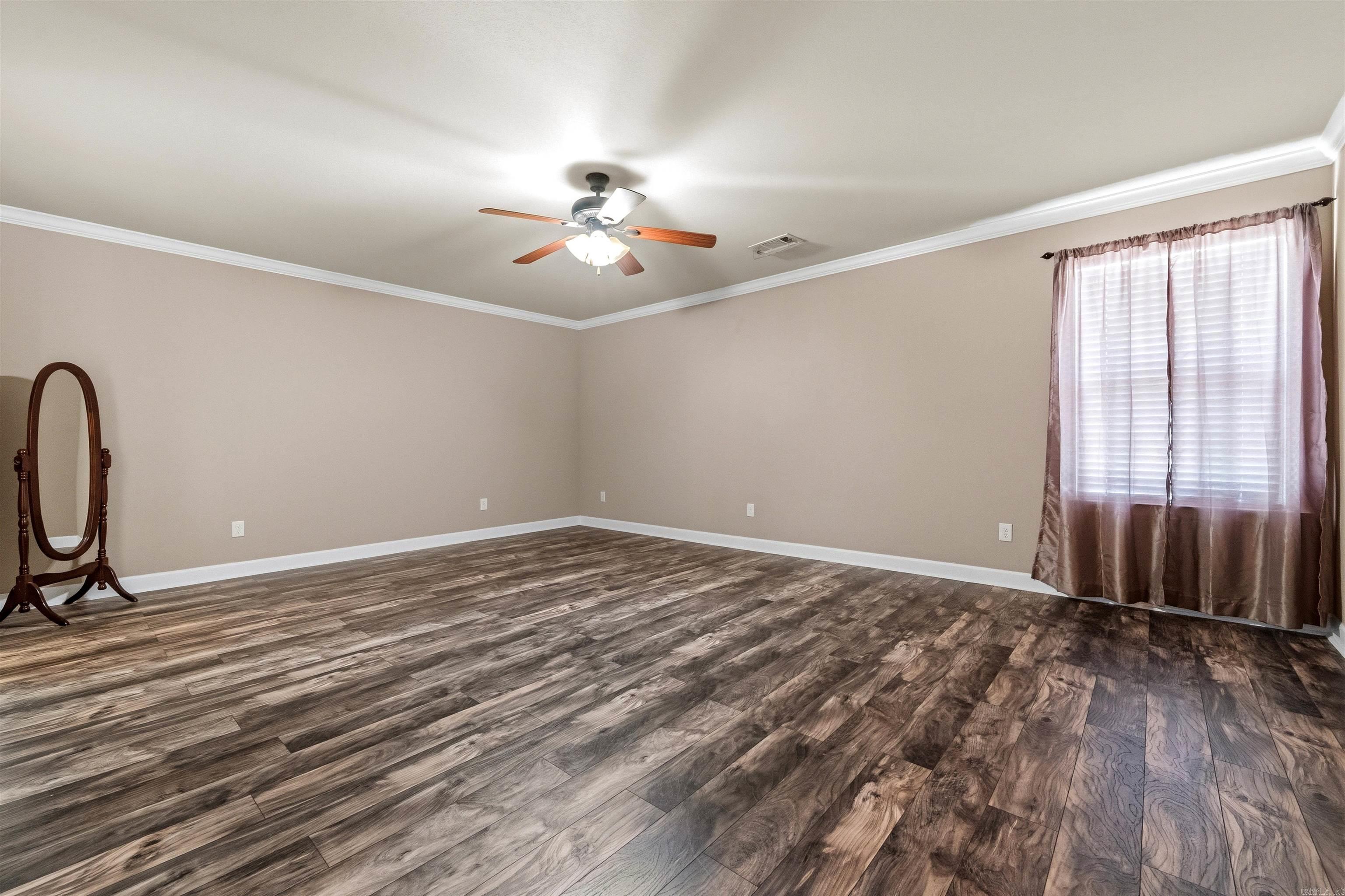 5502 Glenn Cove Property Photo 16