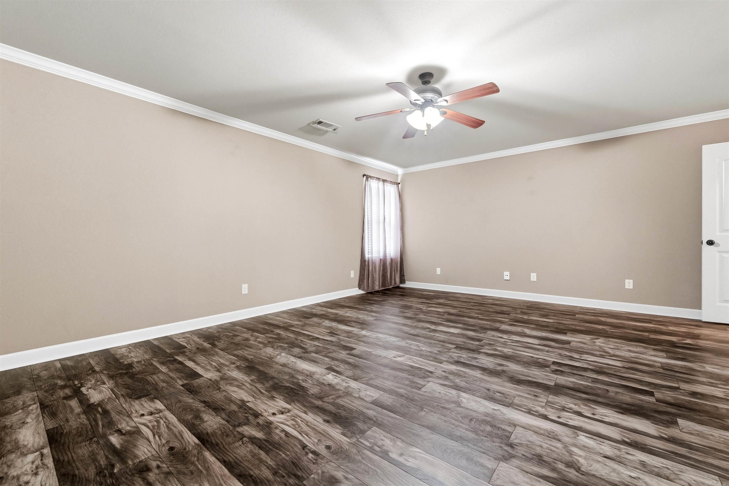 5502 Glenn Cove Property Photo 18