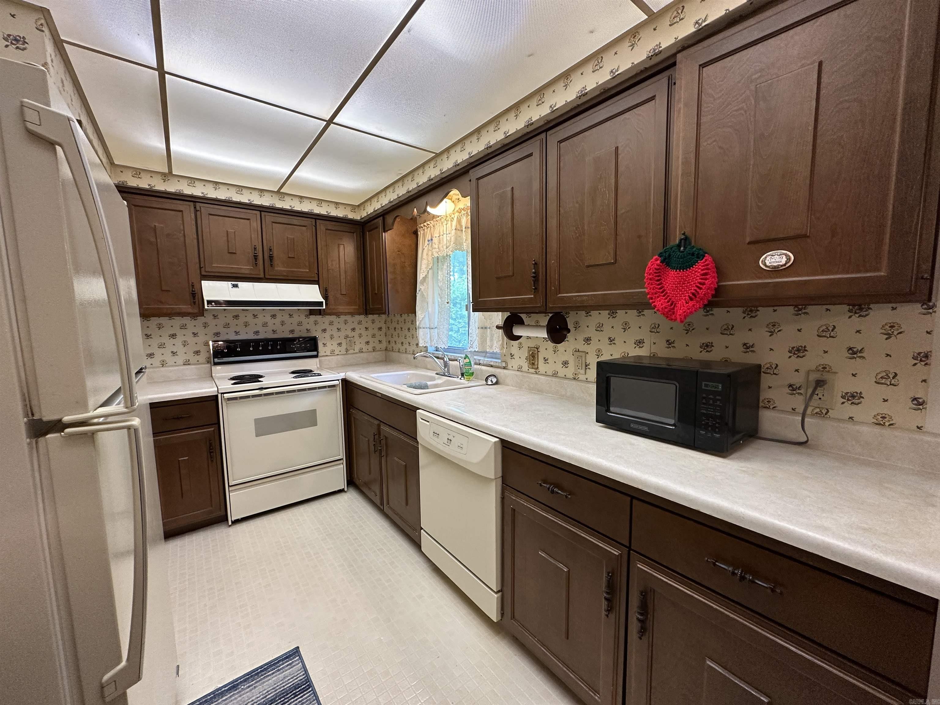 1121 Meadowbrook Drive Property Photo 5