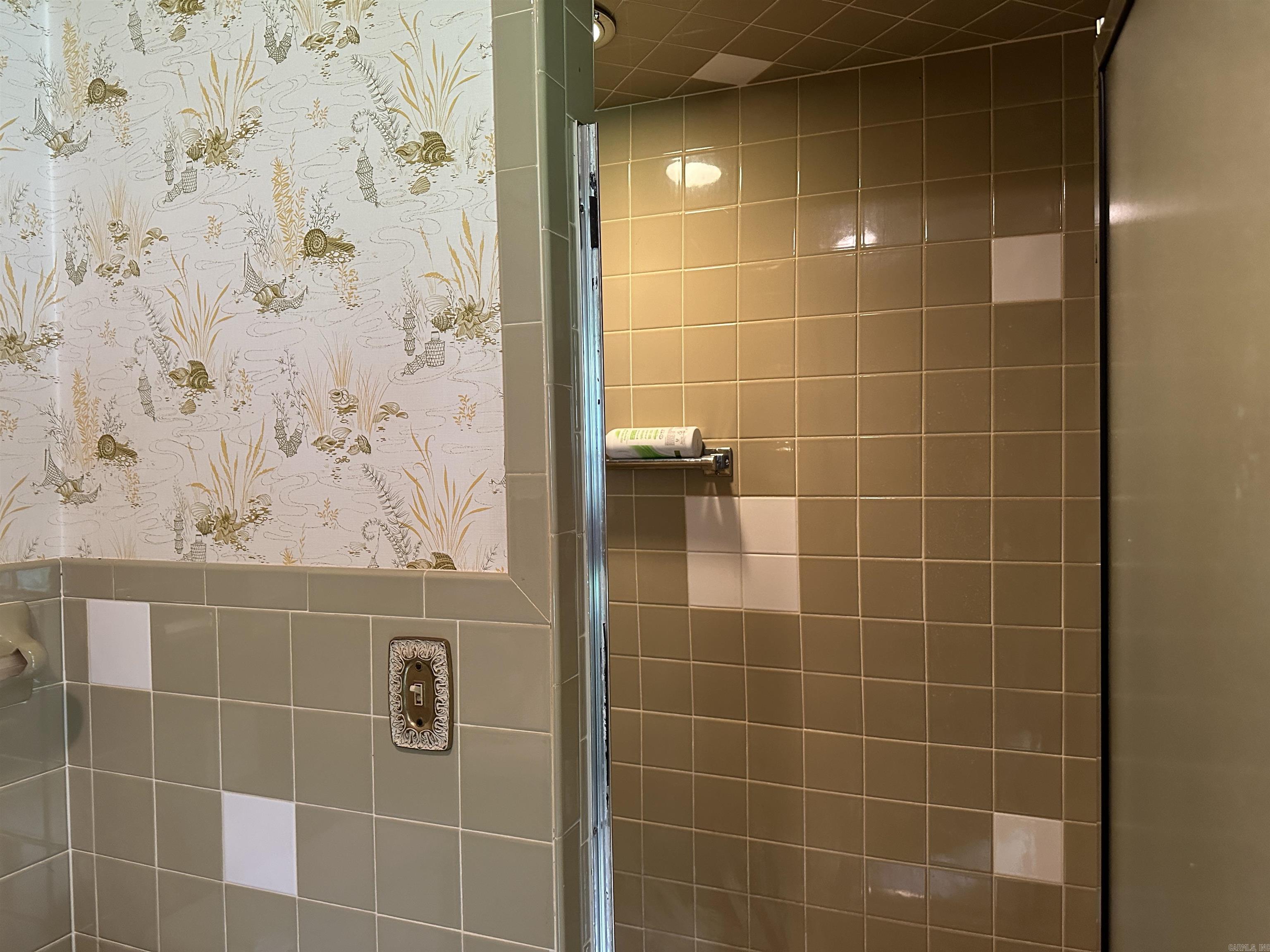 1121 Meadowbrook Drive Property Photo 9