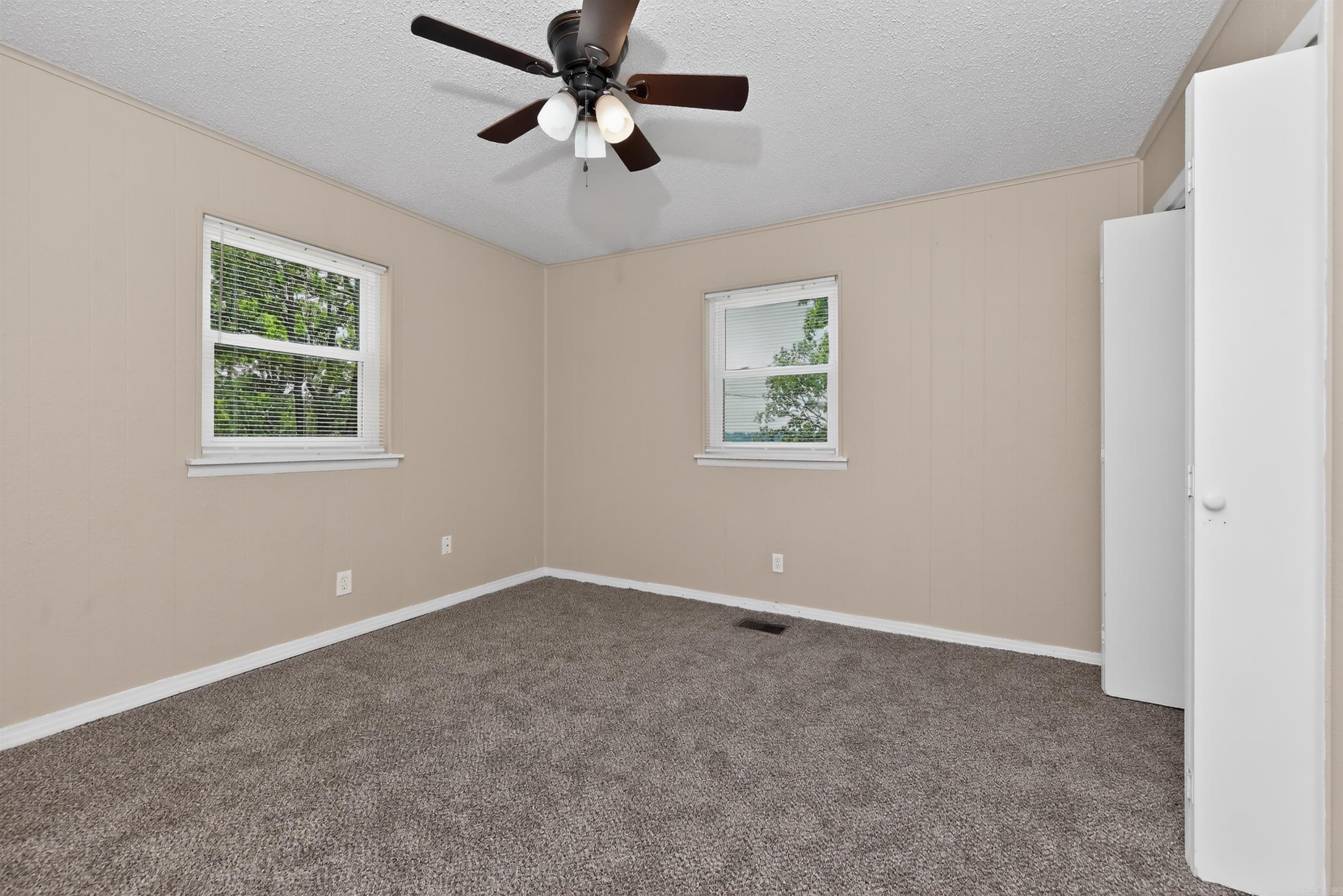 32 Oakview Drive Property Photo 14