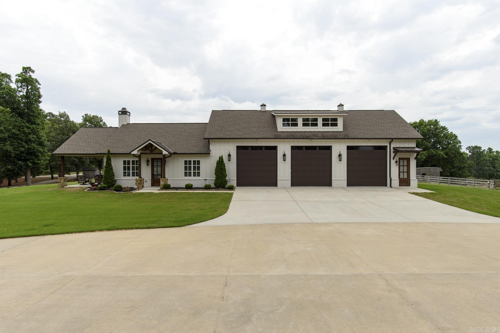 1202 Hilldale Cove Property Photo 2