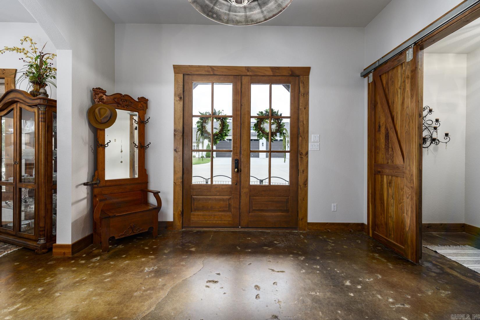 1202 Hilldale Cove Property Photo 5