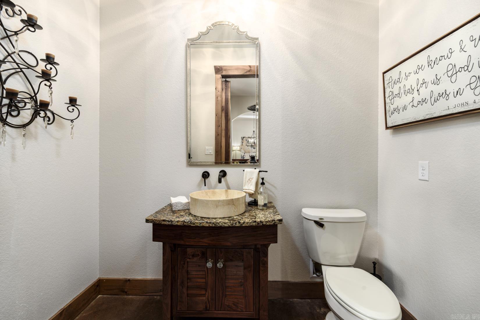 1202 Hilldale Cove Property Photo 6