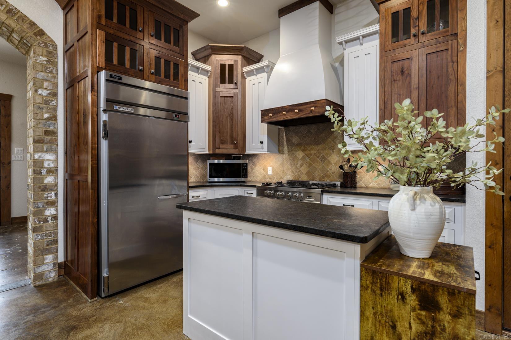 1202 Hilldale Cove Property Photo 19