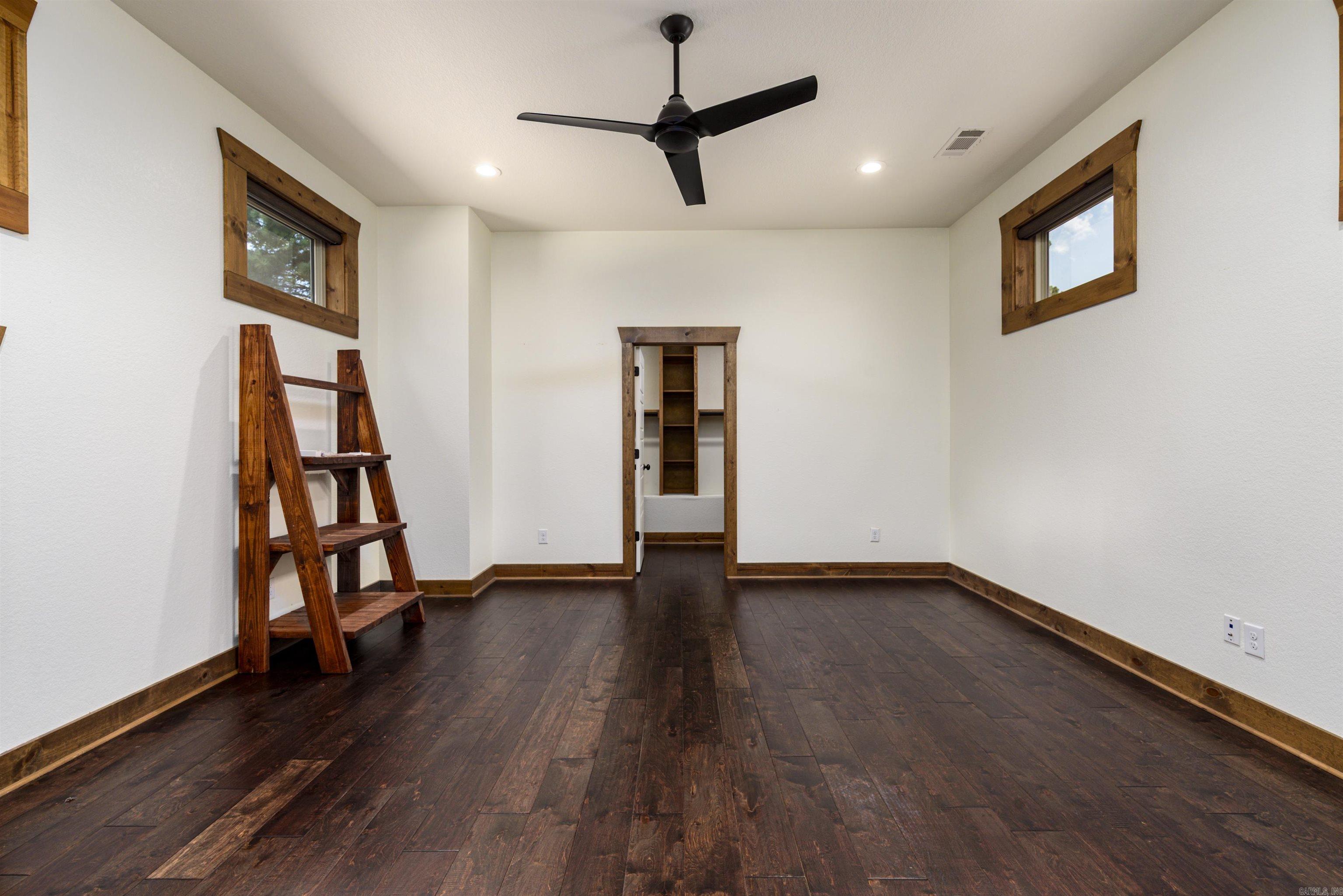 1202 Hilldale Cove Property Photo 32