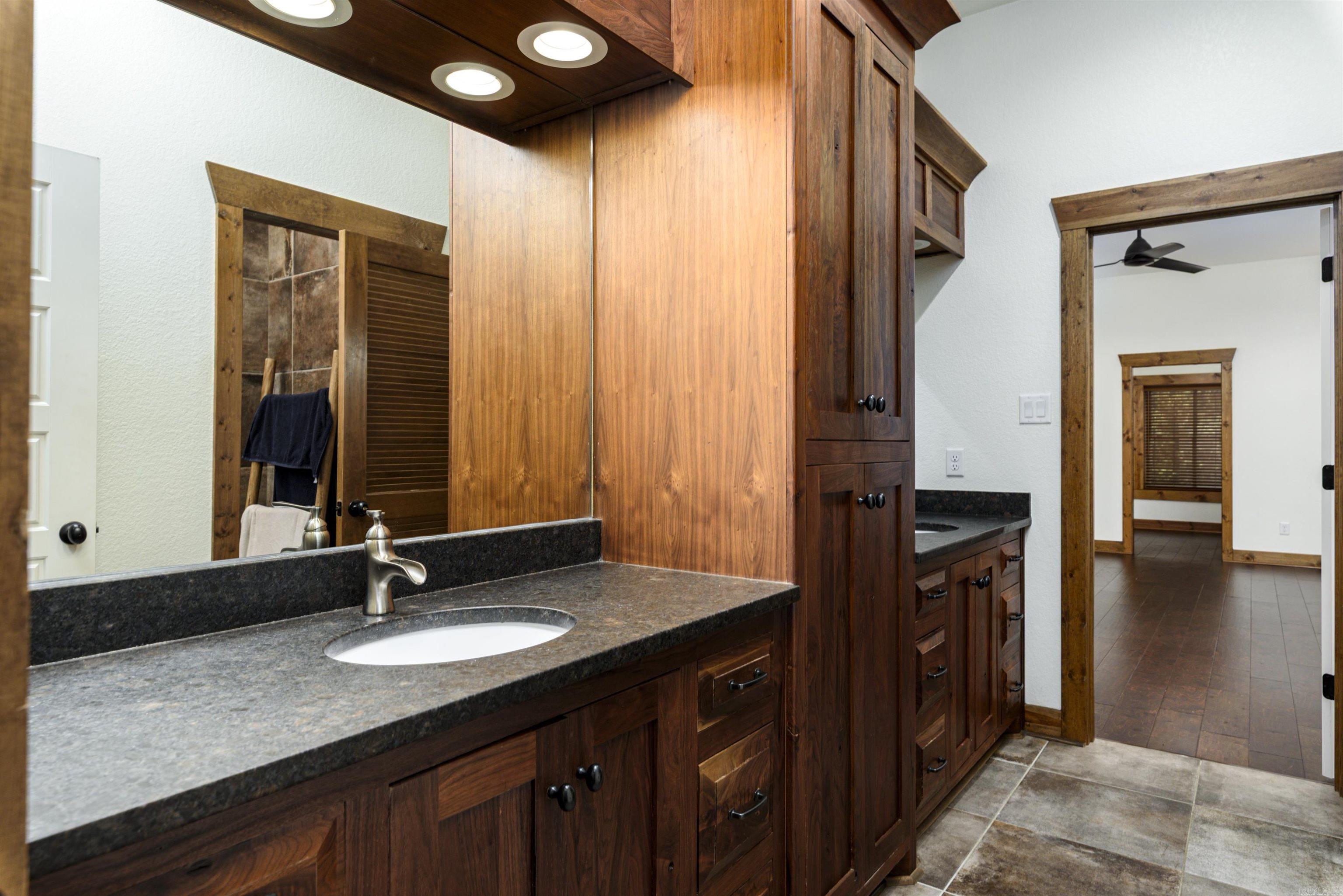 1202 Hilldale Cove Property Photo 35