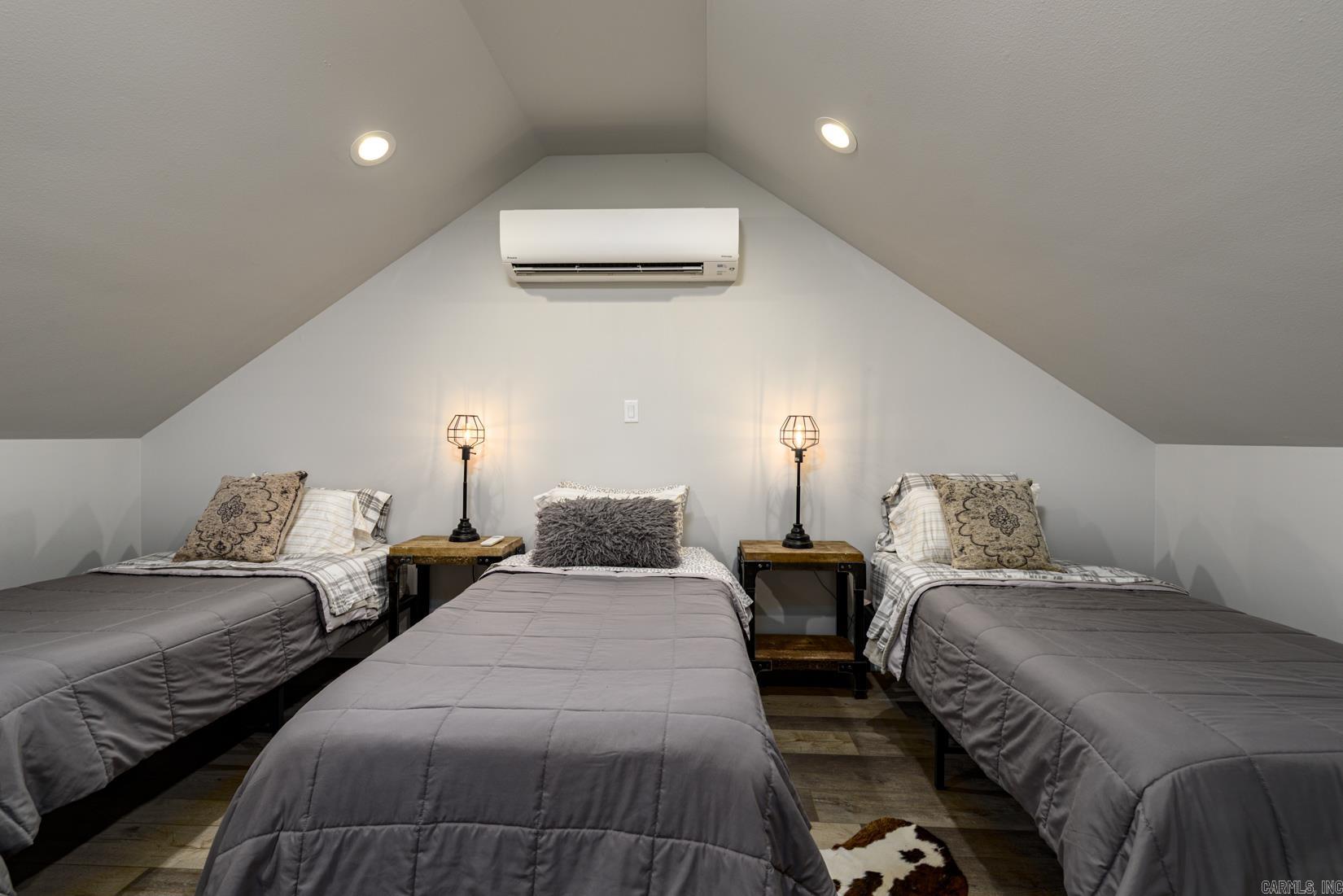 1202 Hilldale Cove Property Photo 46