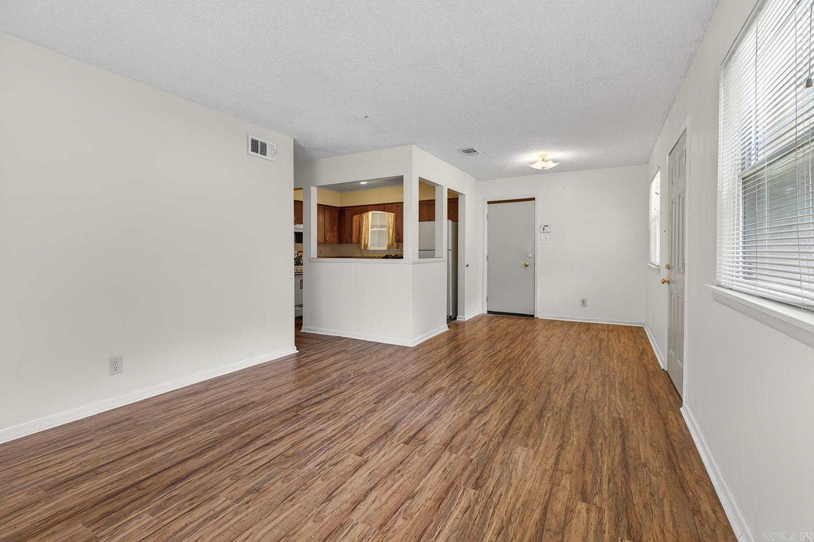 7905 Woodhaven Drive Property Photo 6