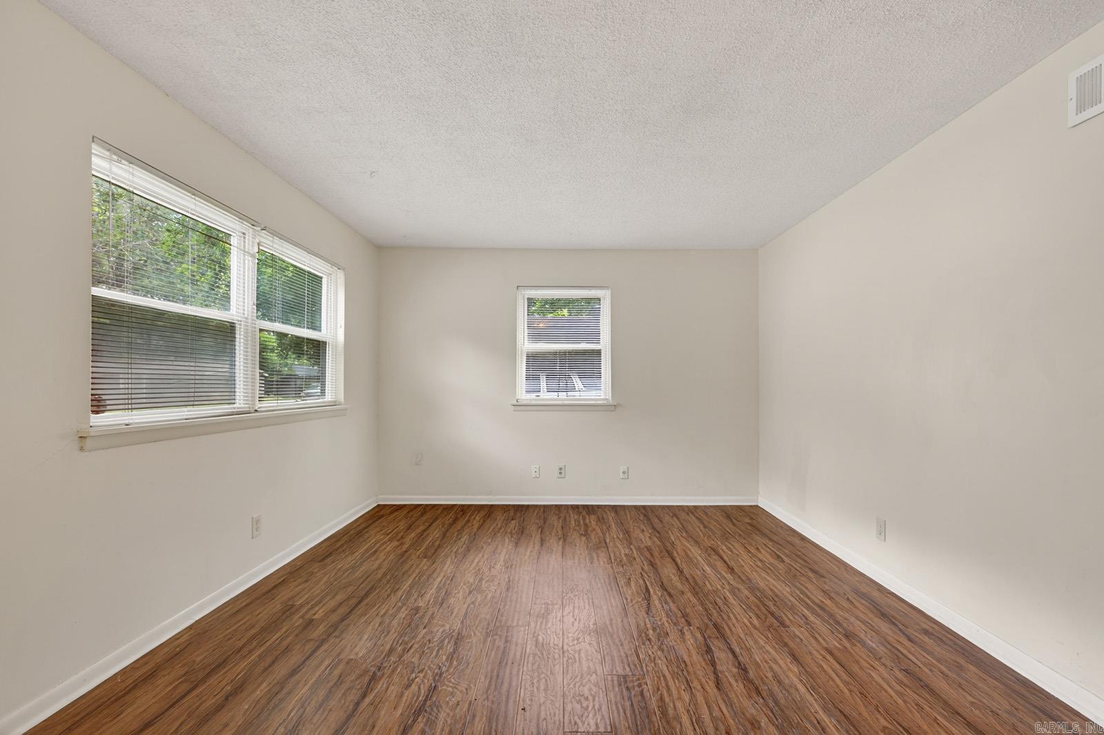 7905 Woodhaven Drive Property Photo 7