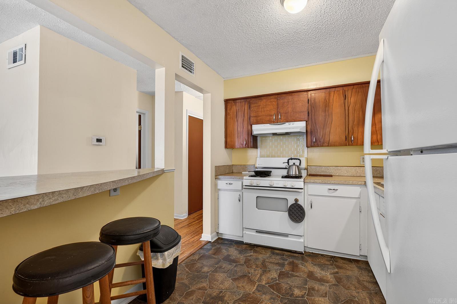 7905 Woodhaven Drive Property Photo 8