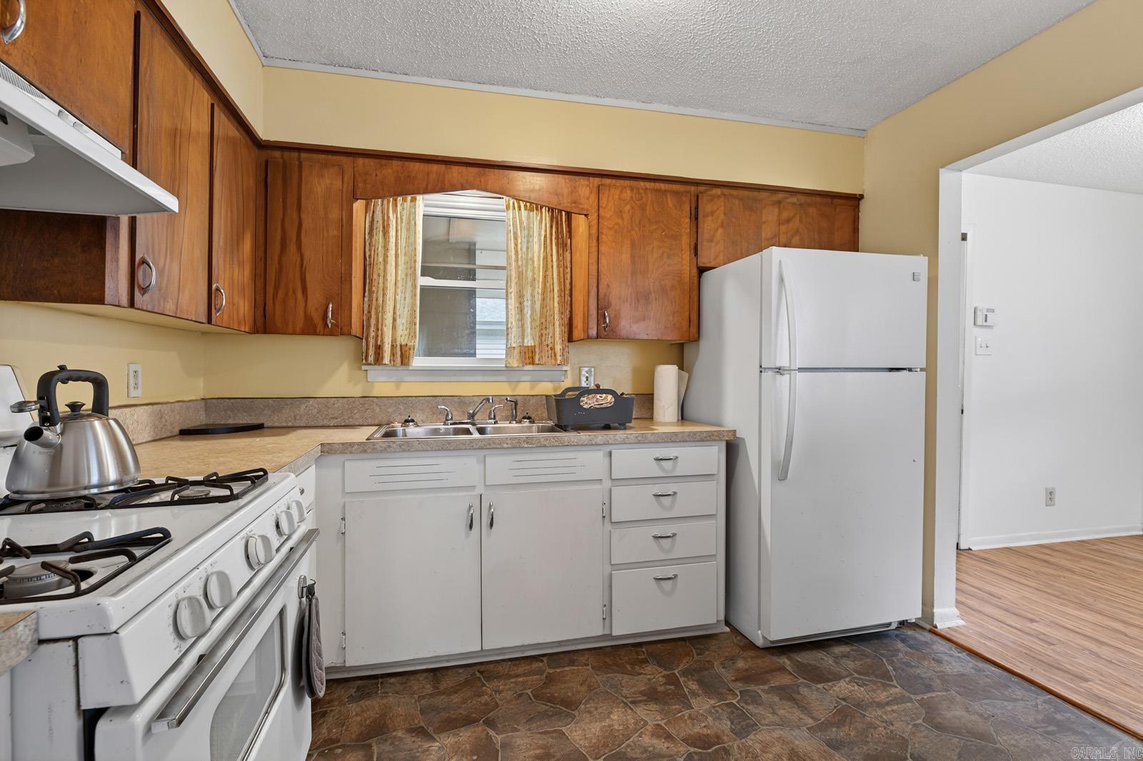 7905 Woodhaven Drive Property Photo 10