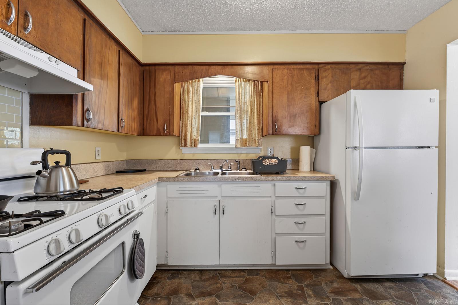 7905 Woodhaven Drive Property Photo 11