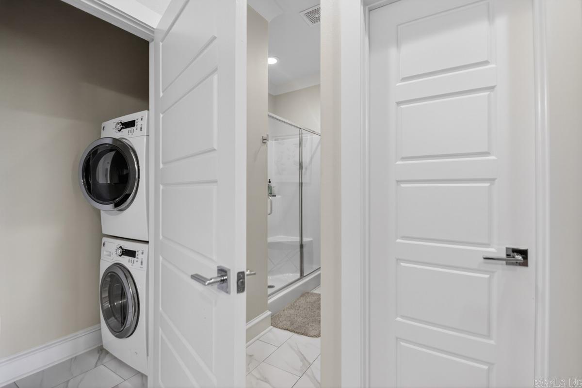 125 Sezanne Court Property Photo 37