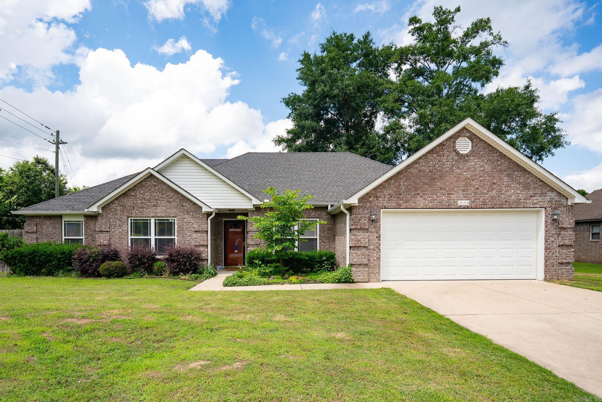 115 Earnhardt Circle Property Photo 1