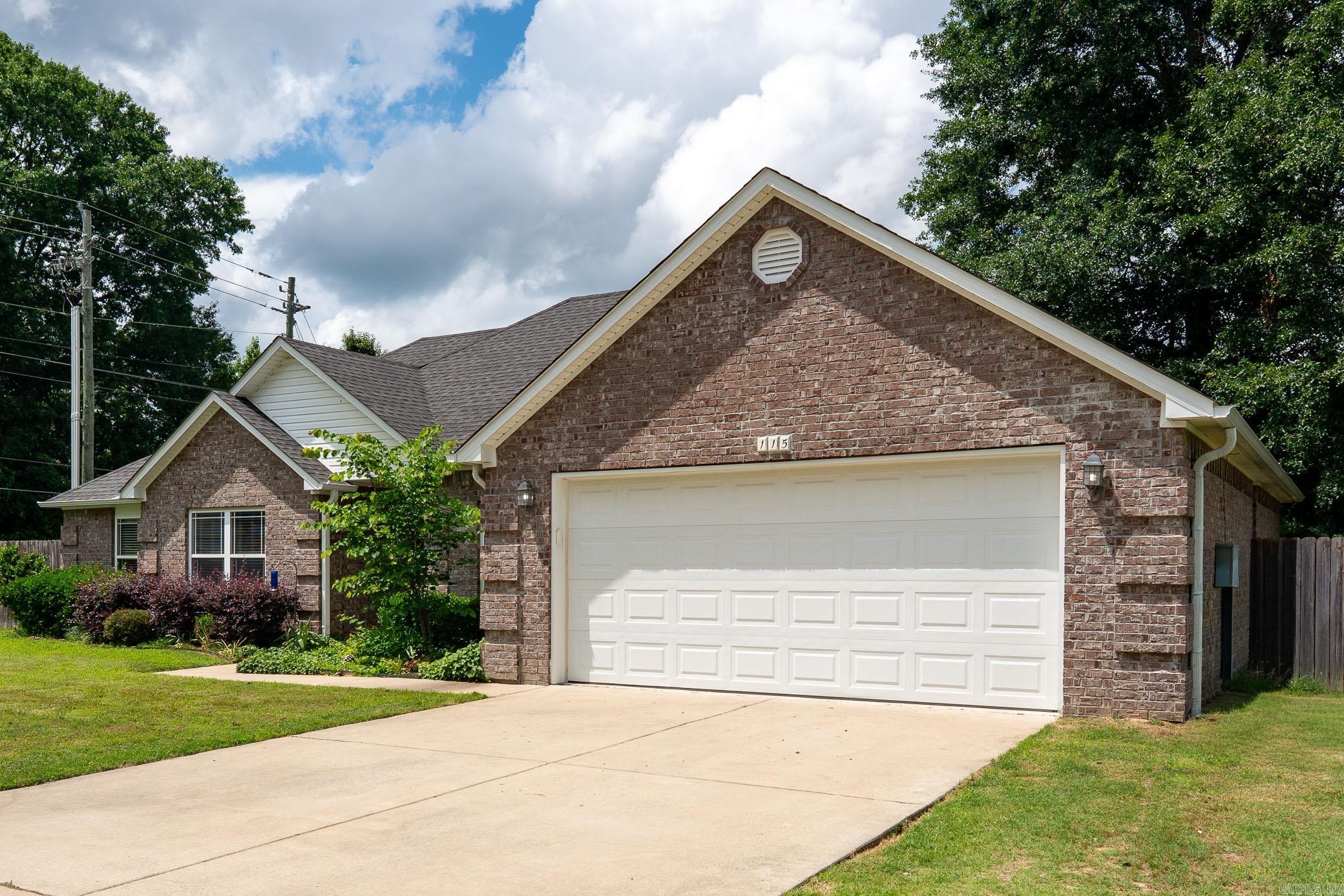 115 Earnhardt Circle Property Photo 3