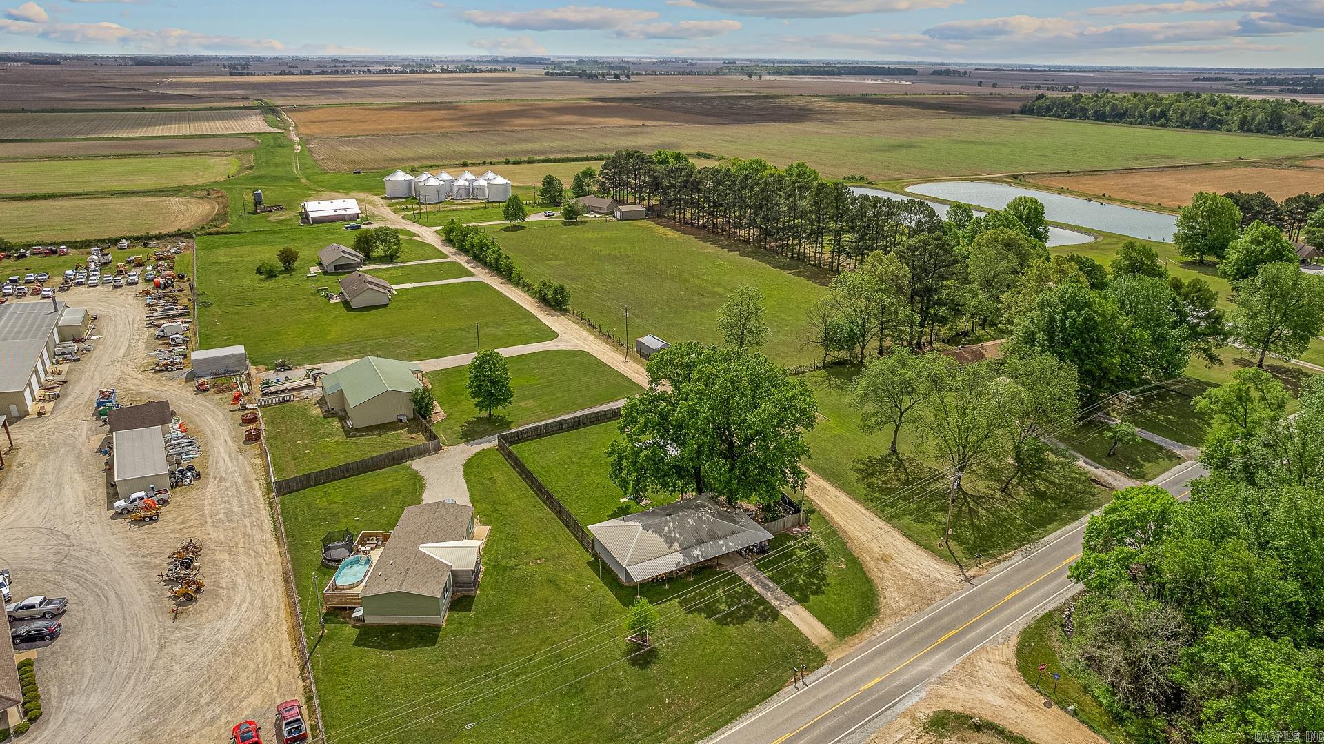 2583 Hwy 163 Property Photo 2