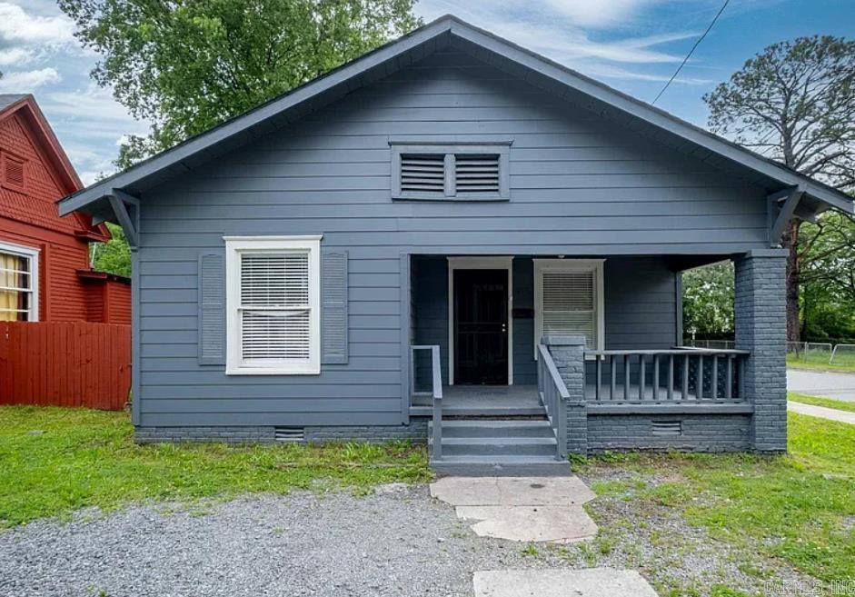 1023 Booker St Property Photo 1