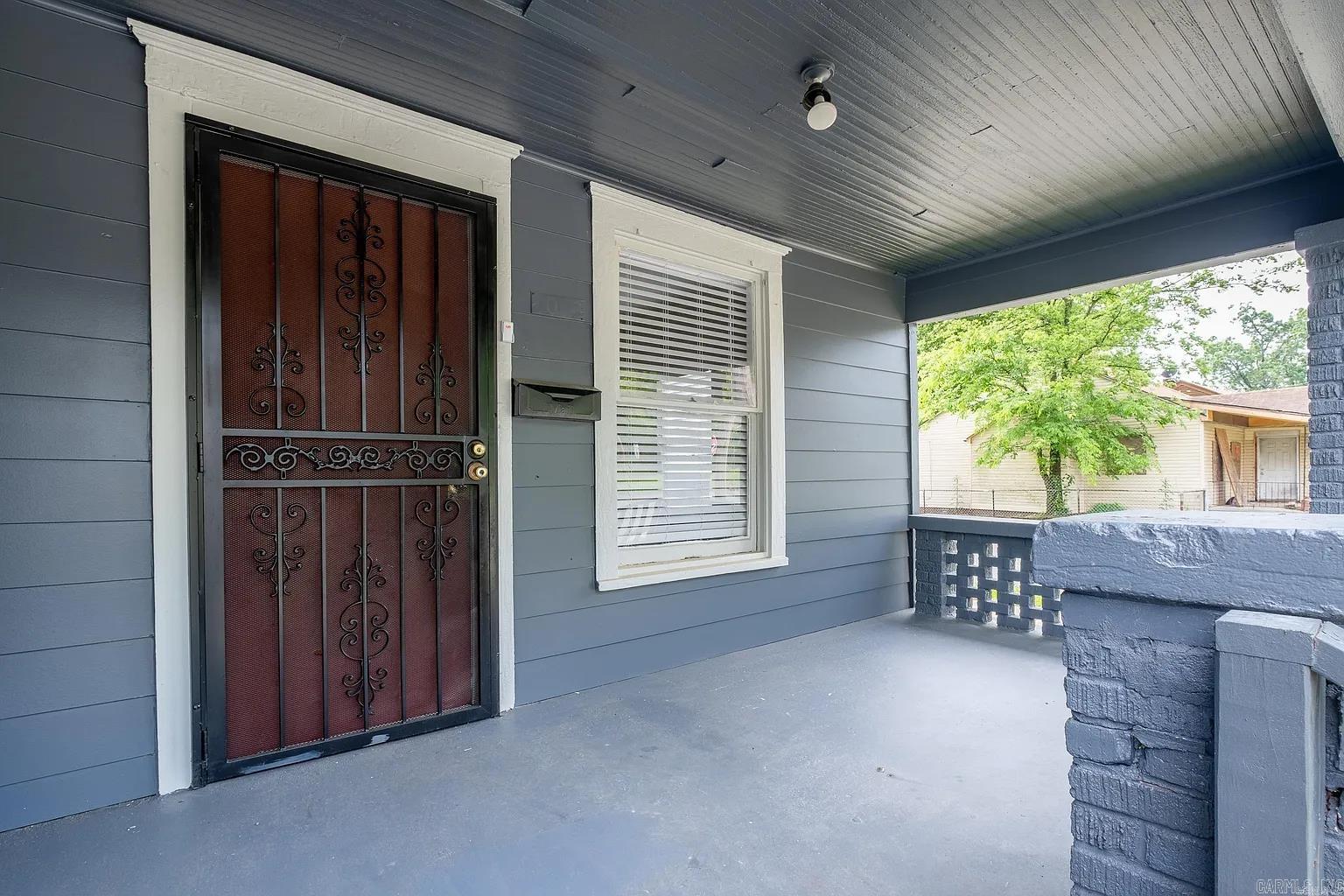 1023 Booker St Property Photo 2