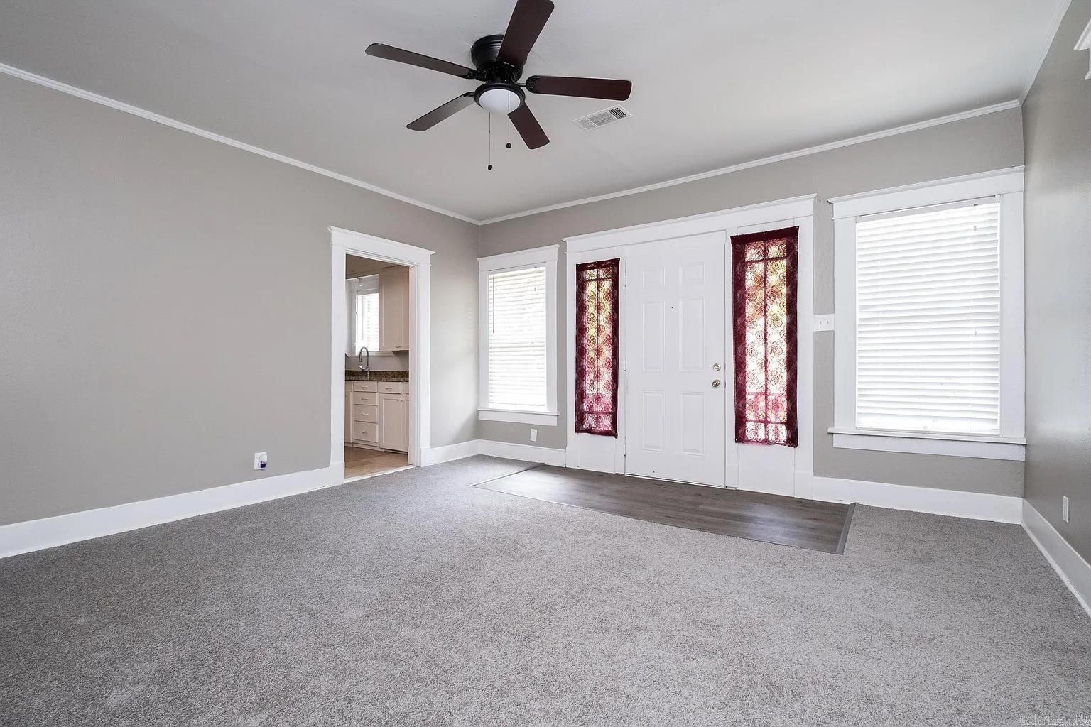 1023 Booker St Property Photo 4