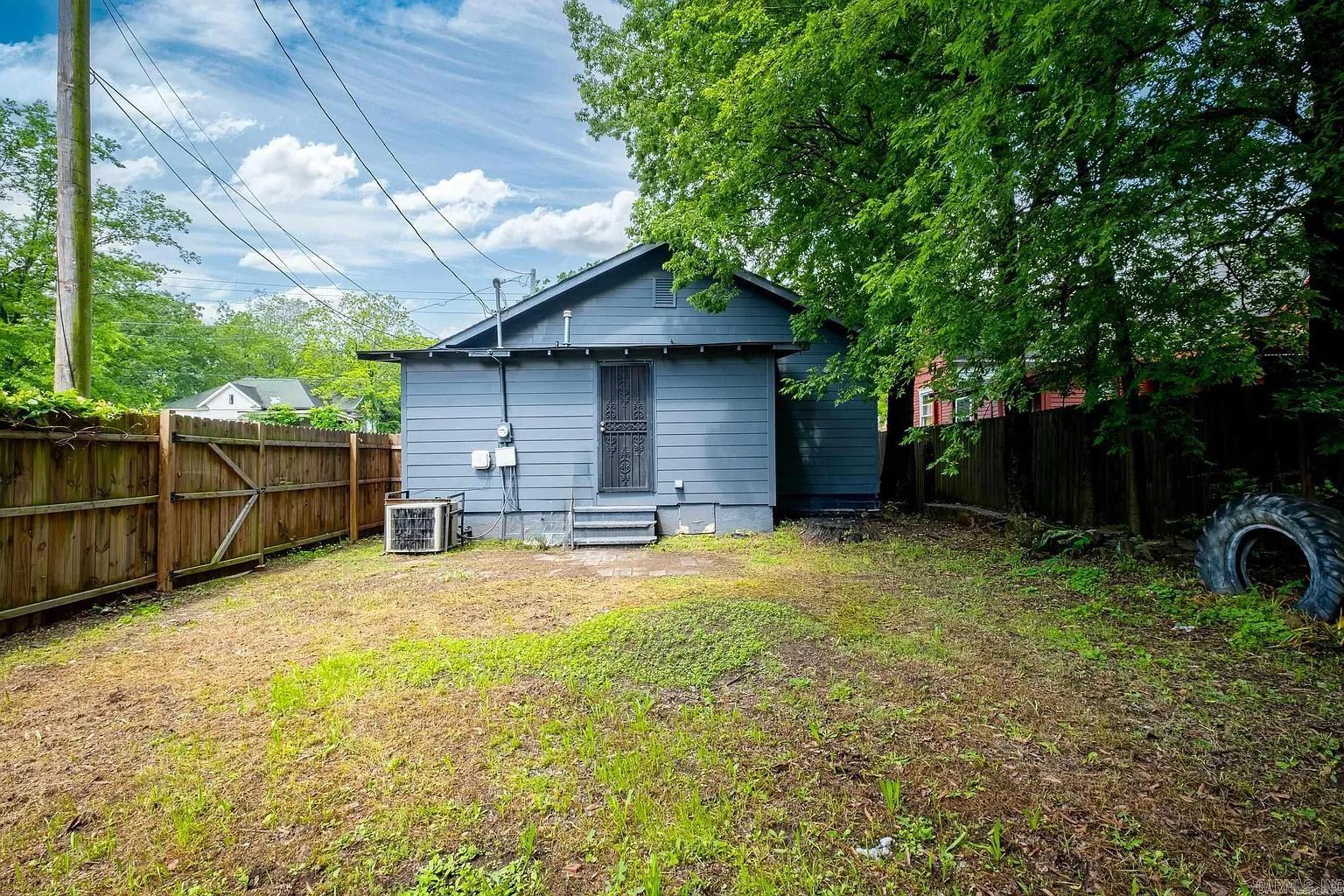 1023 Booker St Property Photo 21