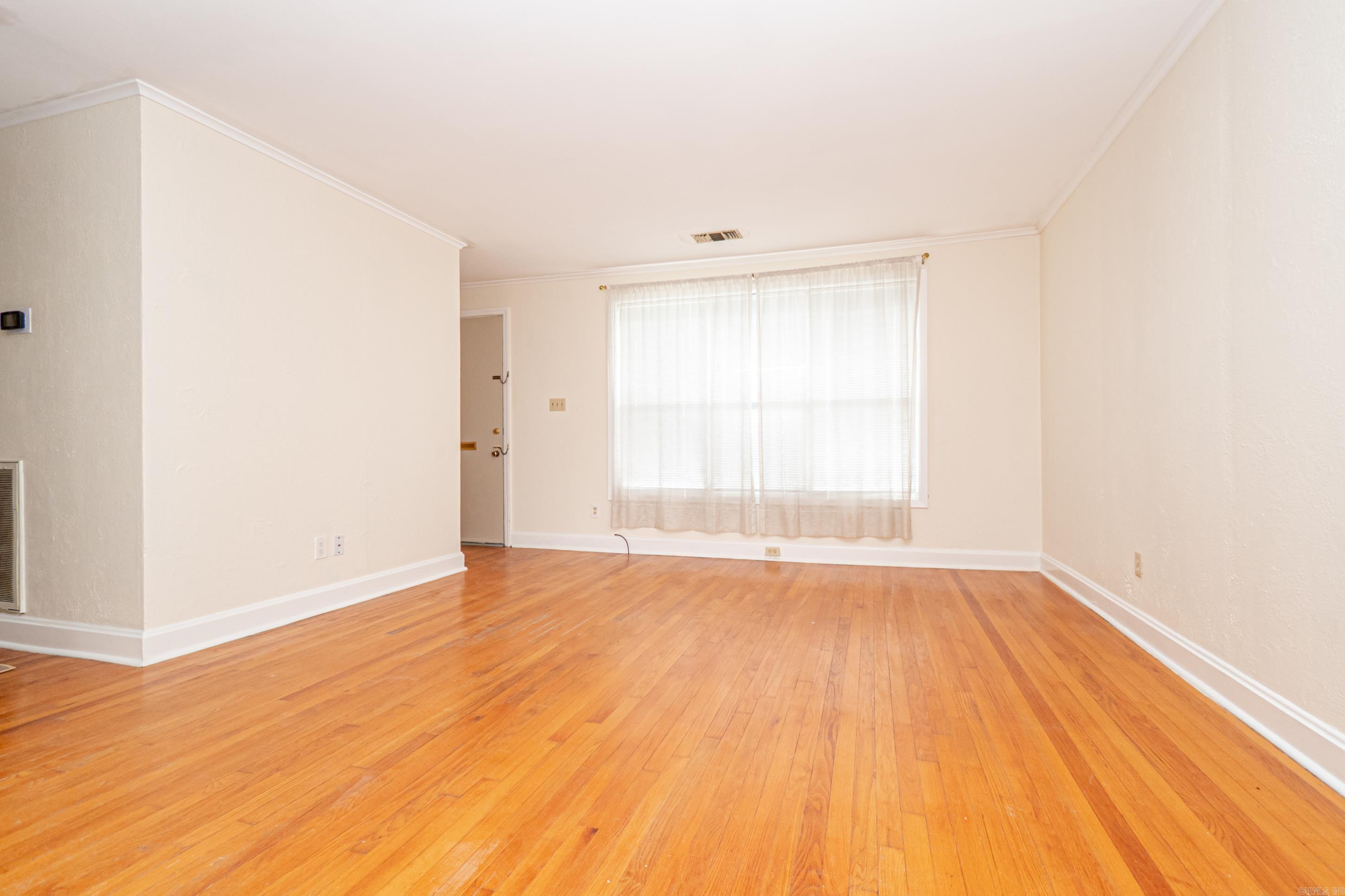 1401 N Park Ave Property Photo 7