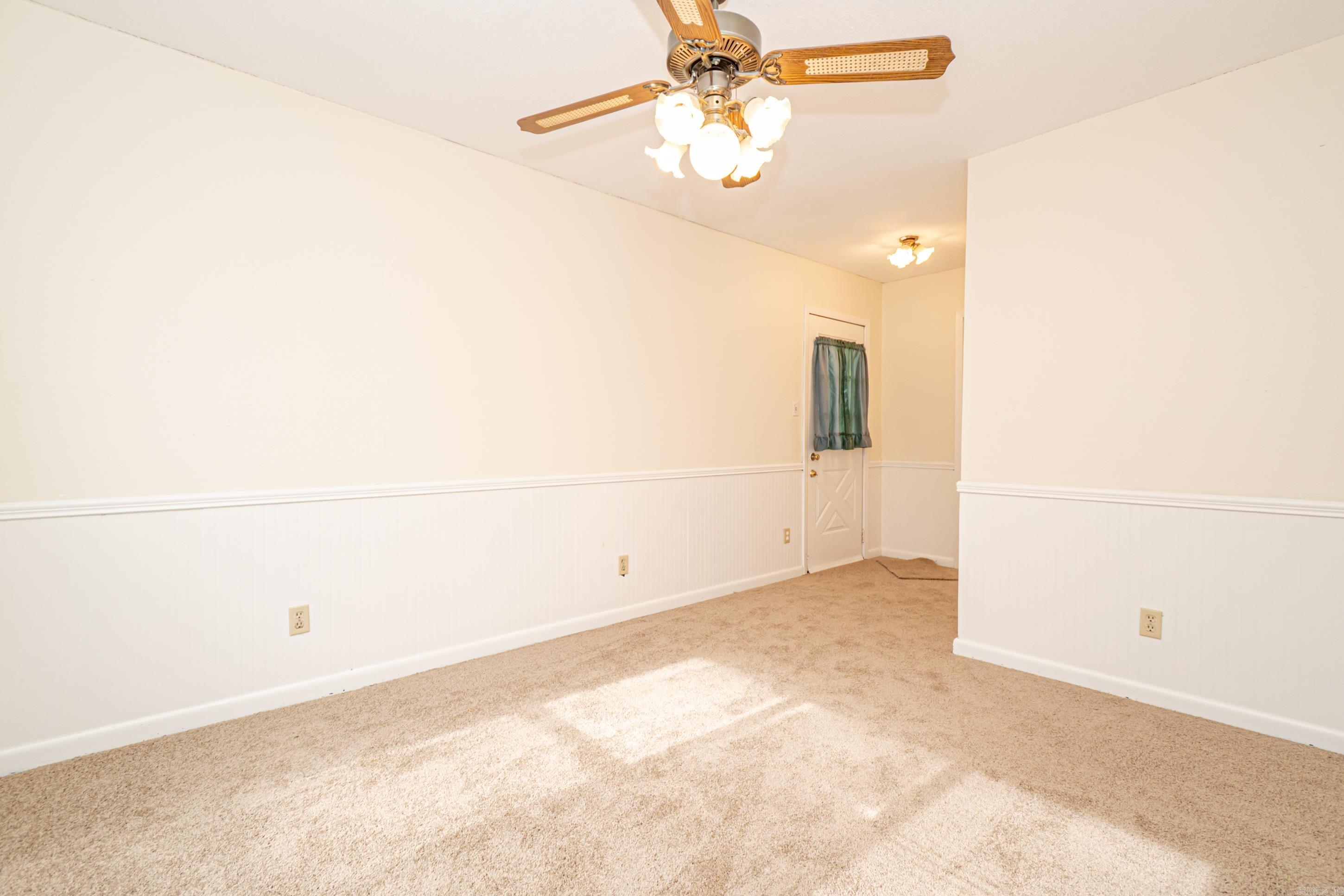 1401 N Park Ave Property Photo 13