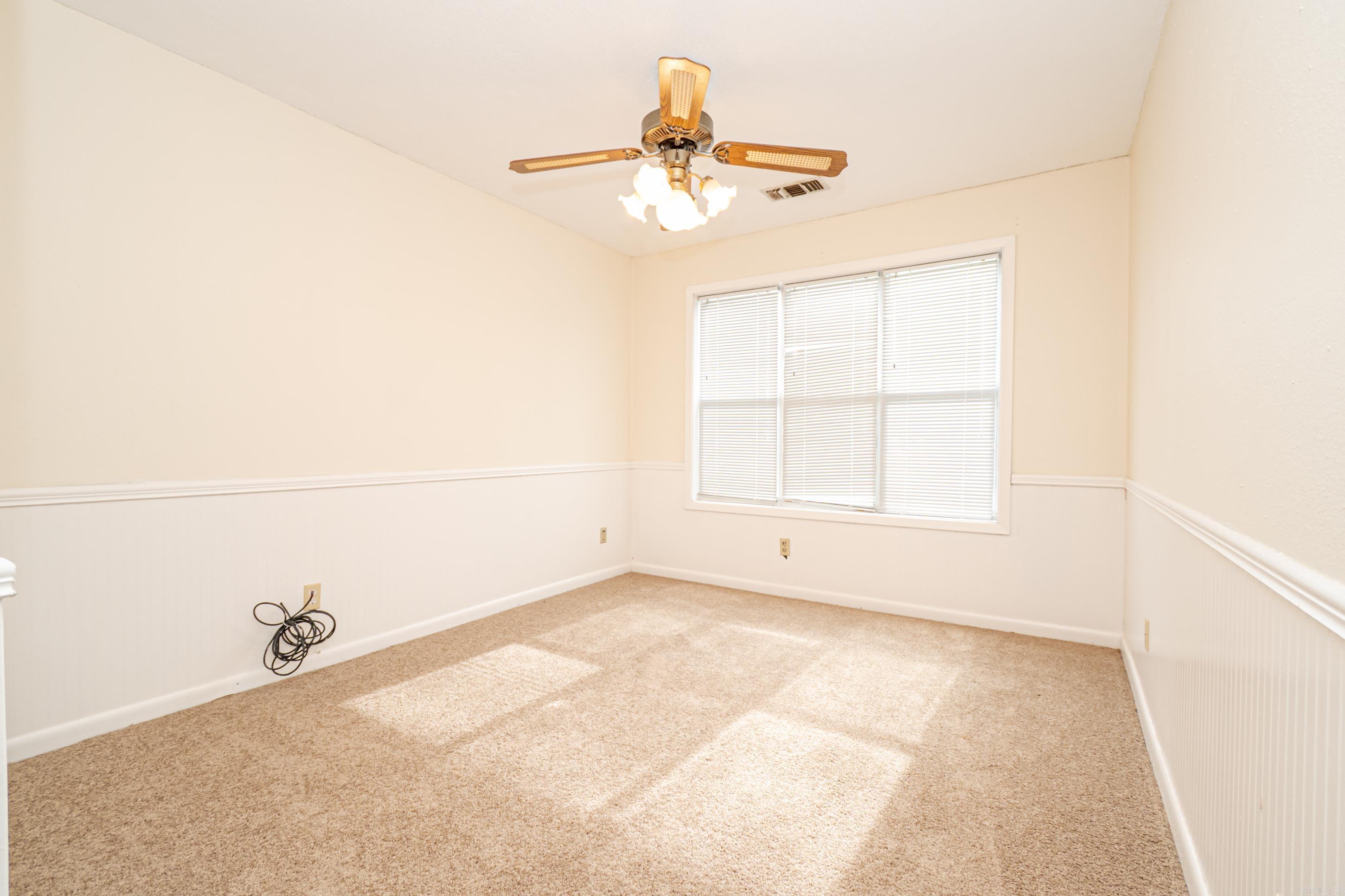 1401 N Park Ave Property Photo 14