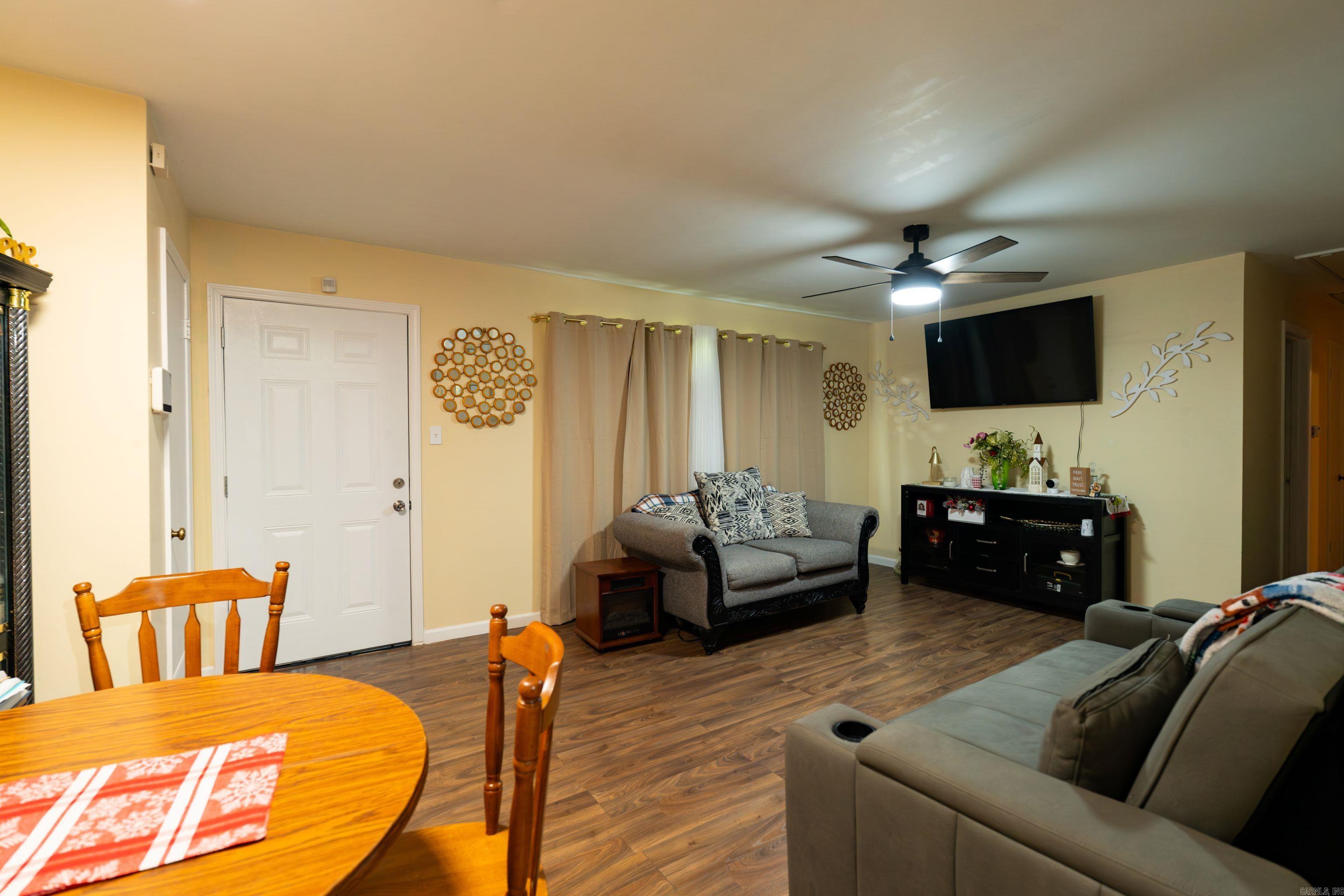 5114 Loetscher Lane Property Photo 8